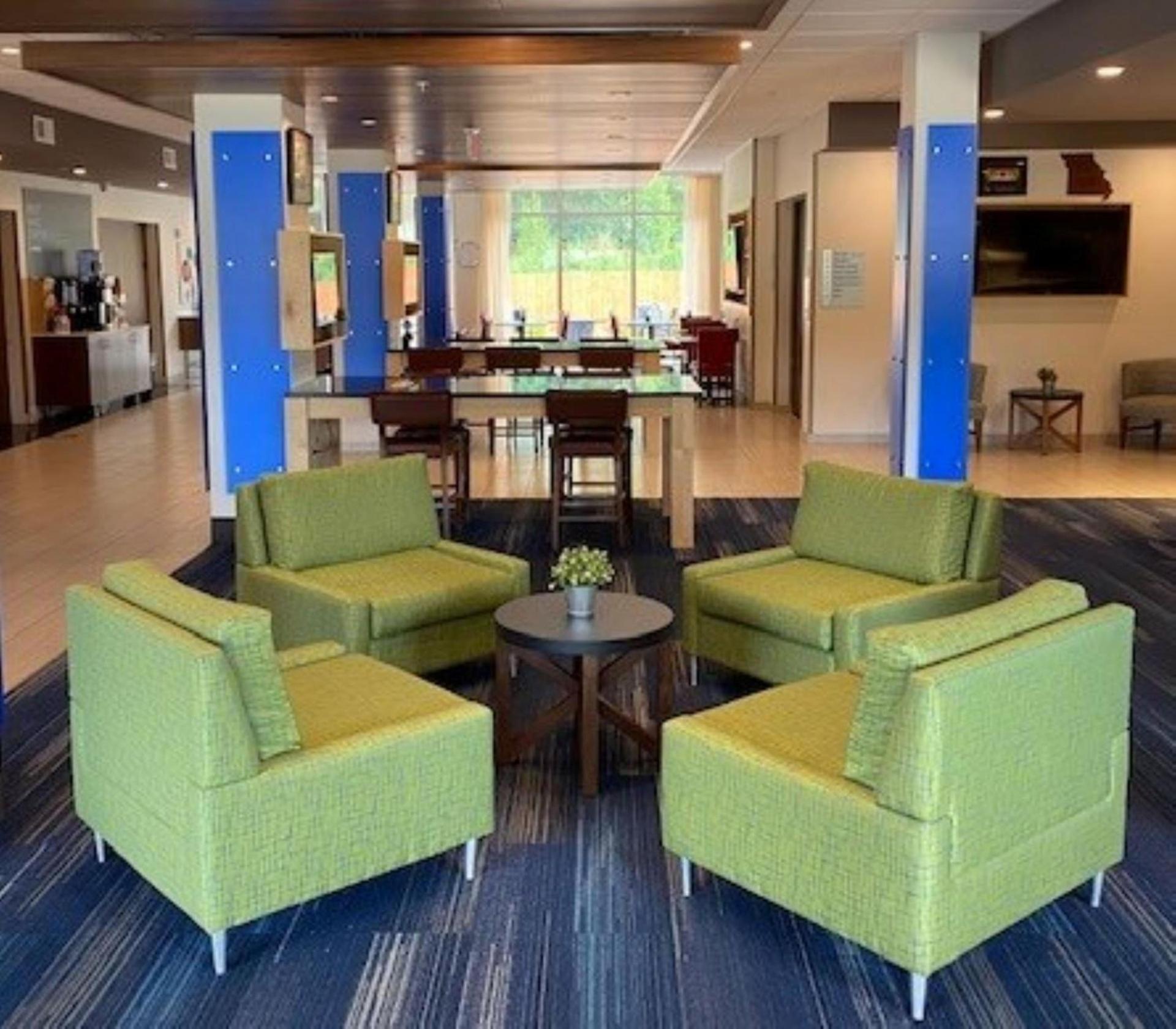 Holiday Inn Express & Suites Warrensburg North by IHG photo 25