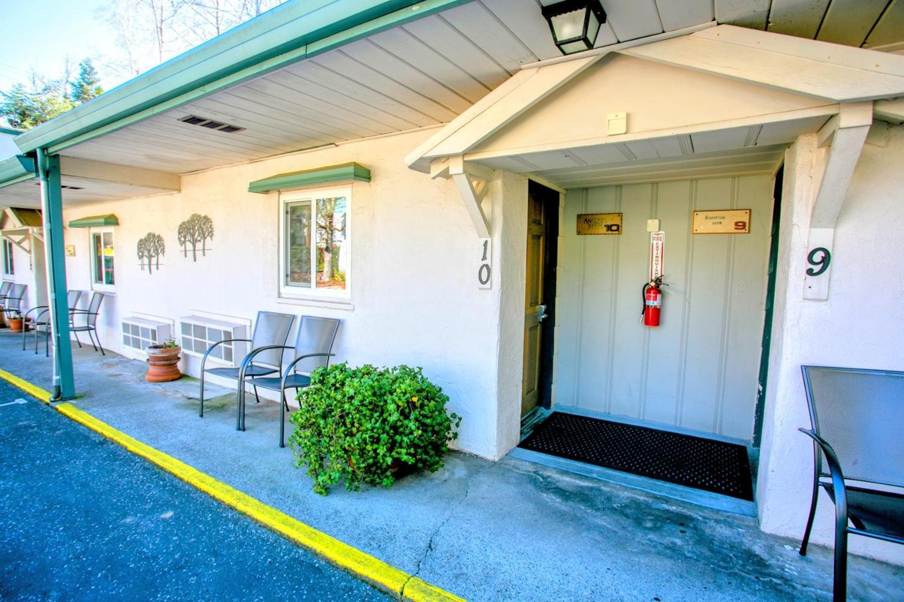 Outside Inn photo 6