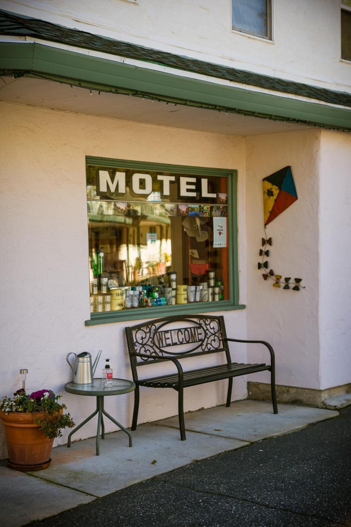 Outside Inn photo 4