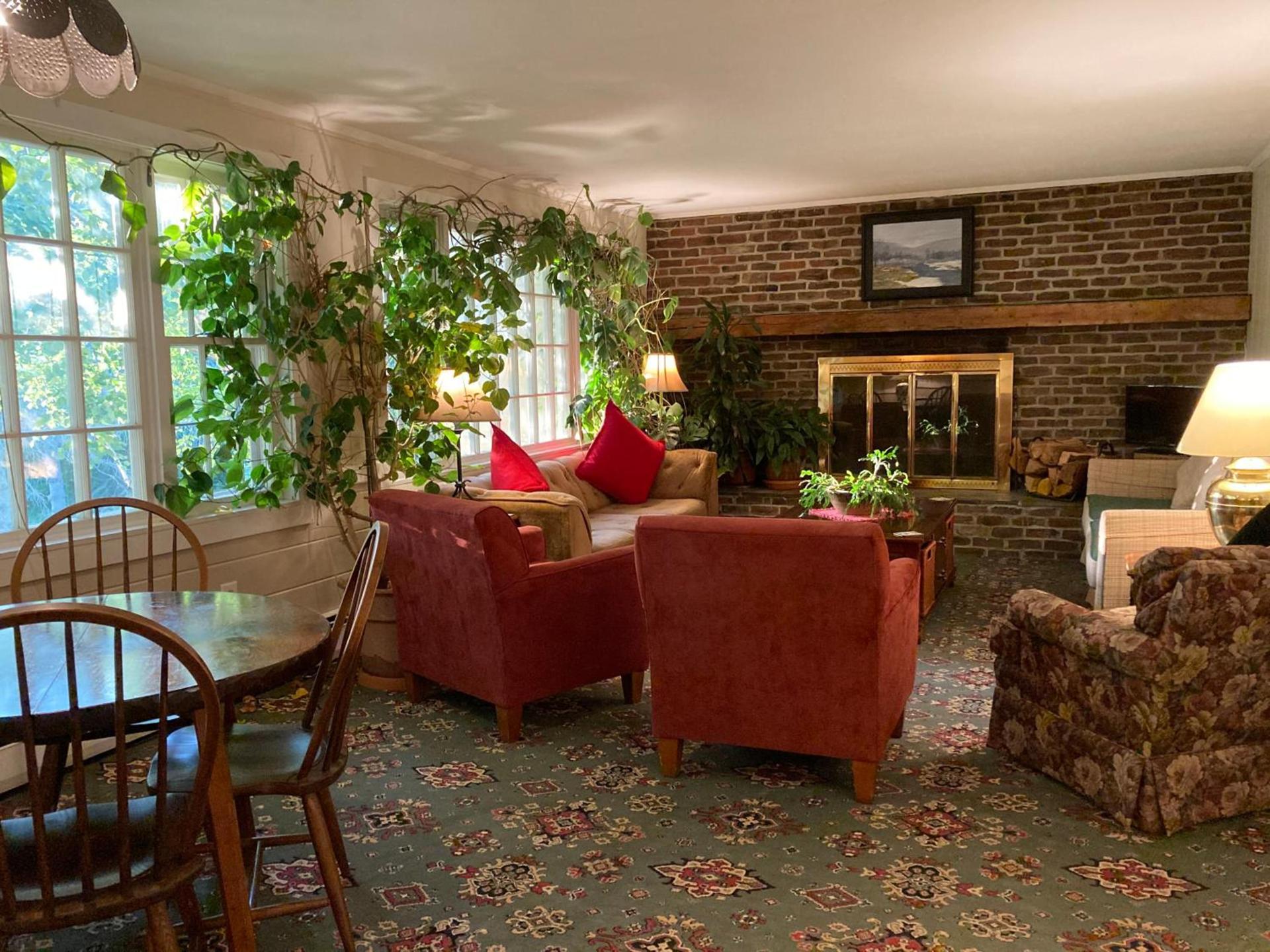 Deerhill Inn photo 3