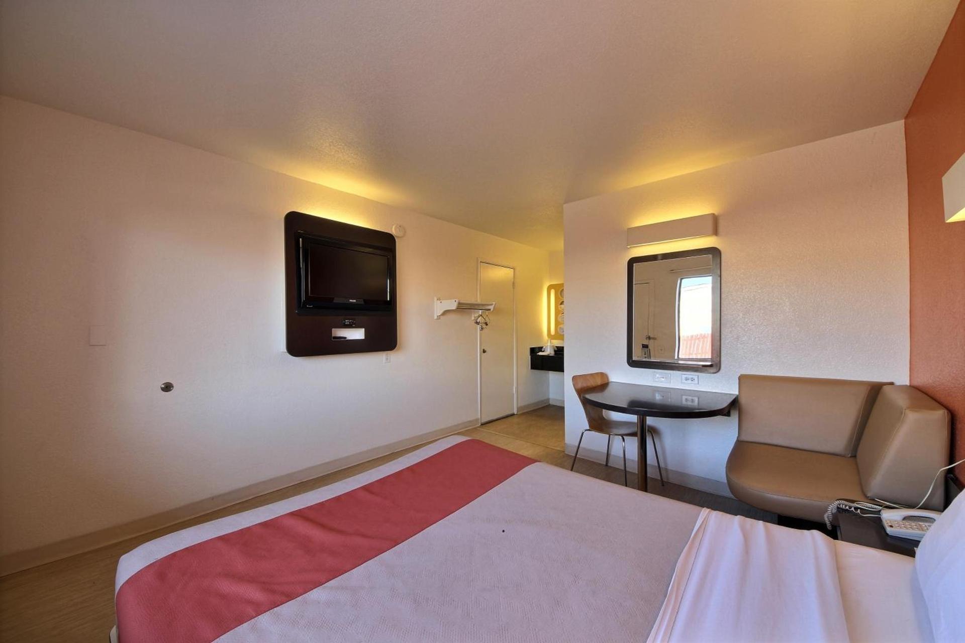 Motel 6-Laredo, TX - South photo 22