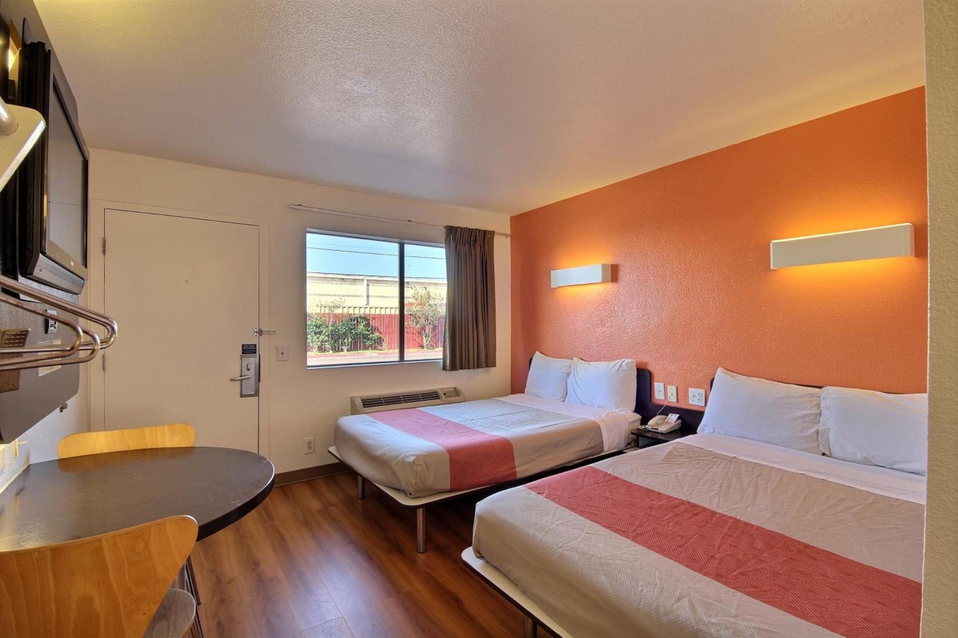 Motel 6-Laredo, TX - South photo 8