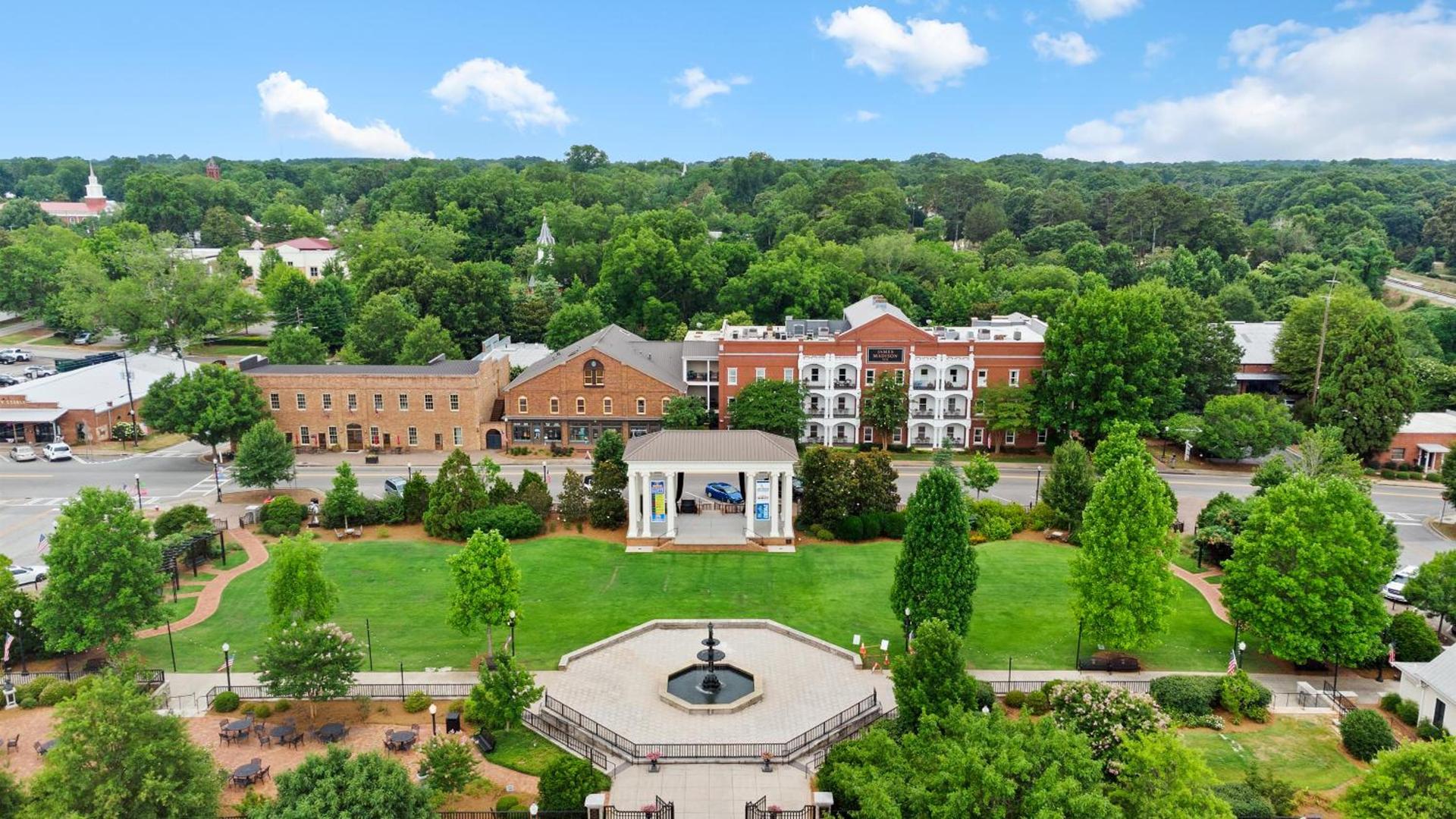 The James Madison Inn photo 8