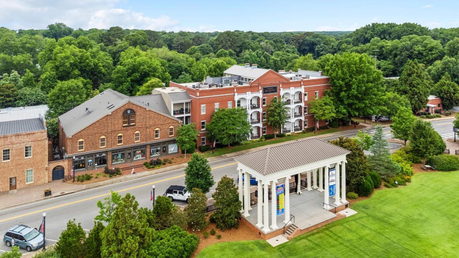 The James Madison Inn photo 7