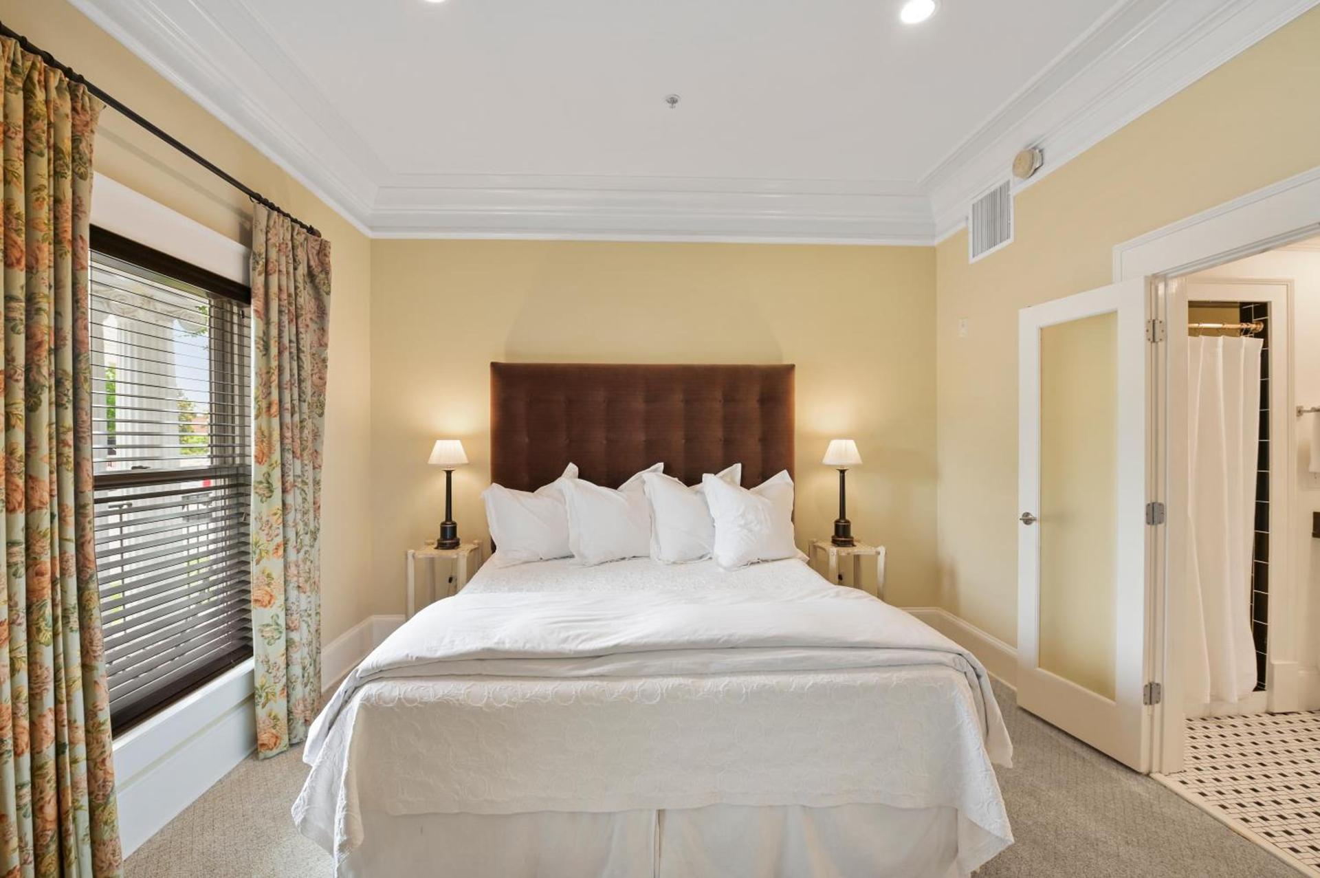 The James Madison Inn photo 11