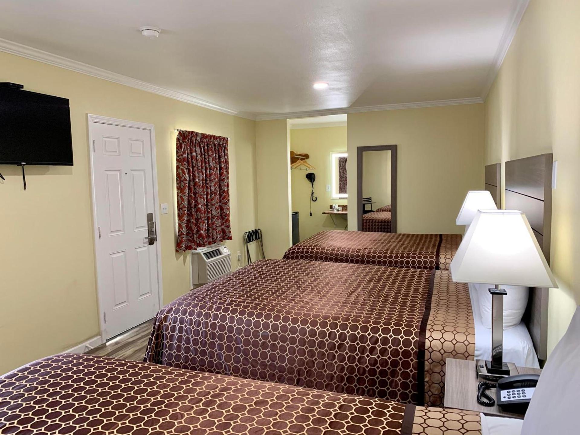 Central Coast Inn photo 12