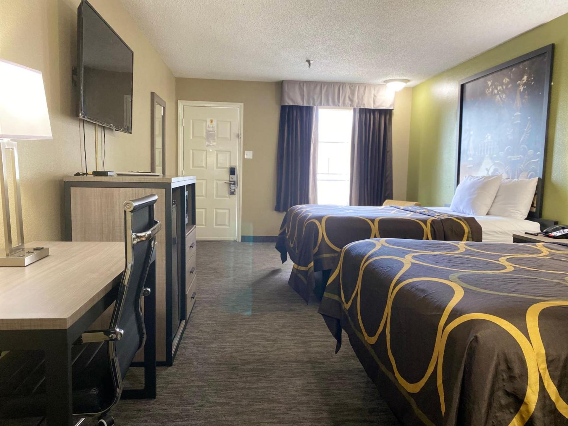 Super 8 by Wyndham New Iberia photo 20