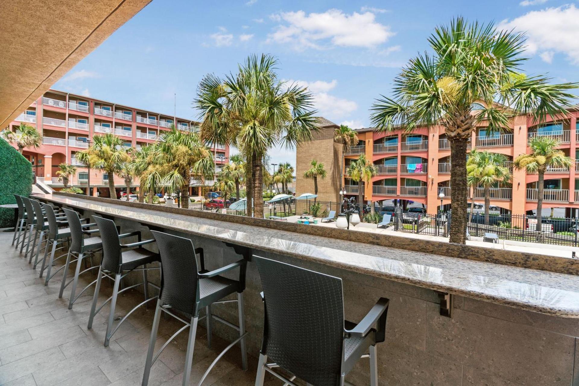 Beachfront Palms Resort Galveston, an Ascend Collection Hotel photo 19