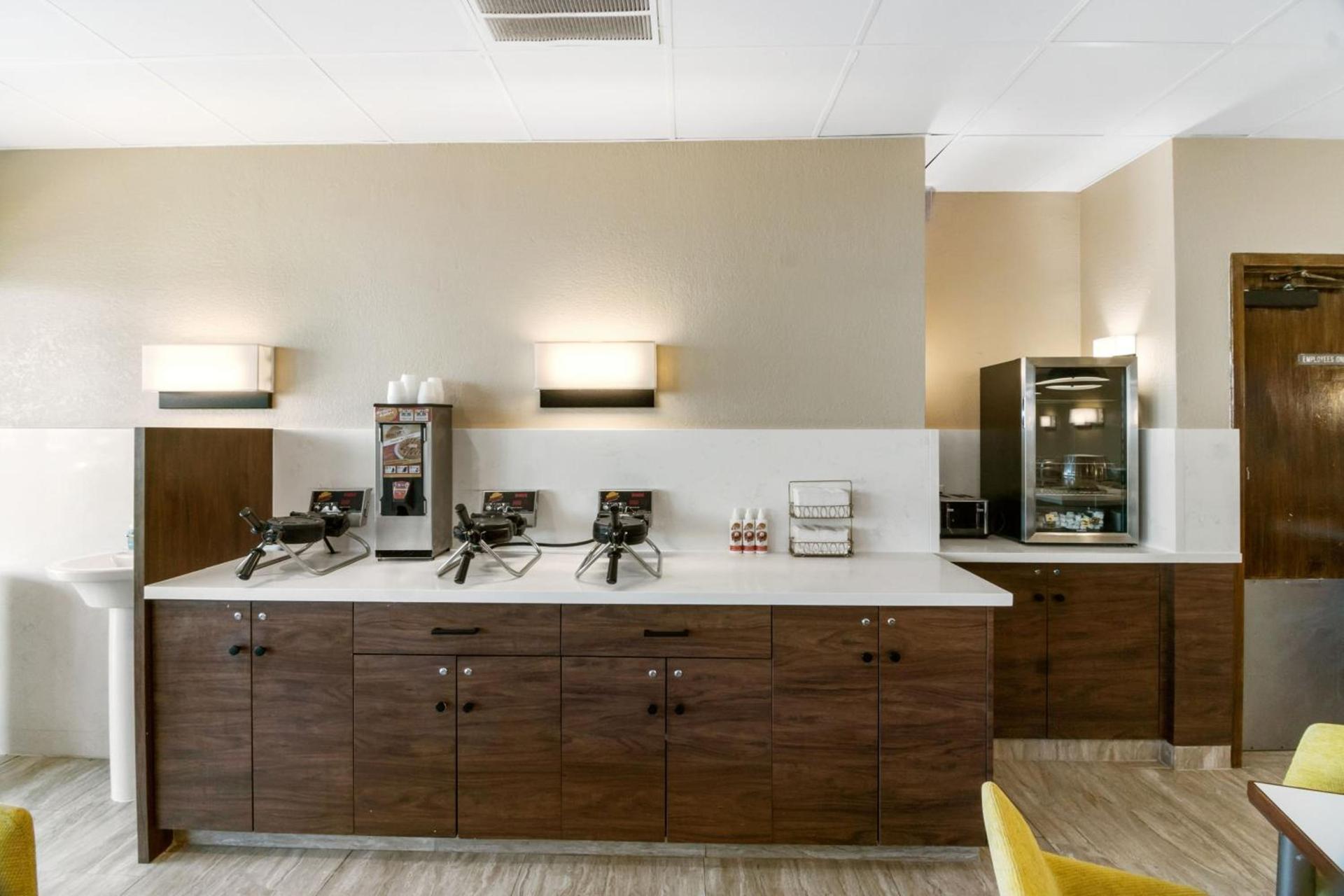 Beachfront Palms Resort Galveston, an Ascend Collection Hotel photo 61