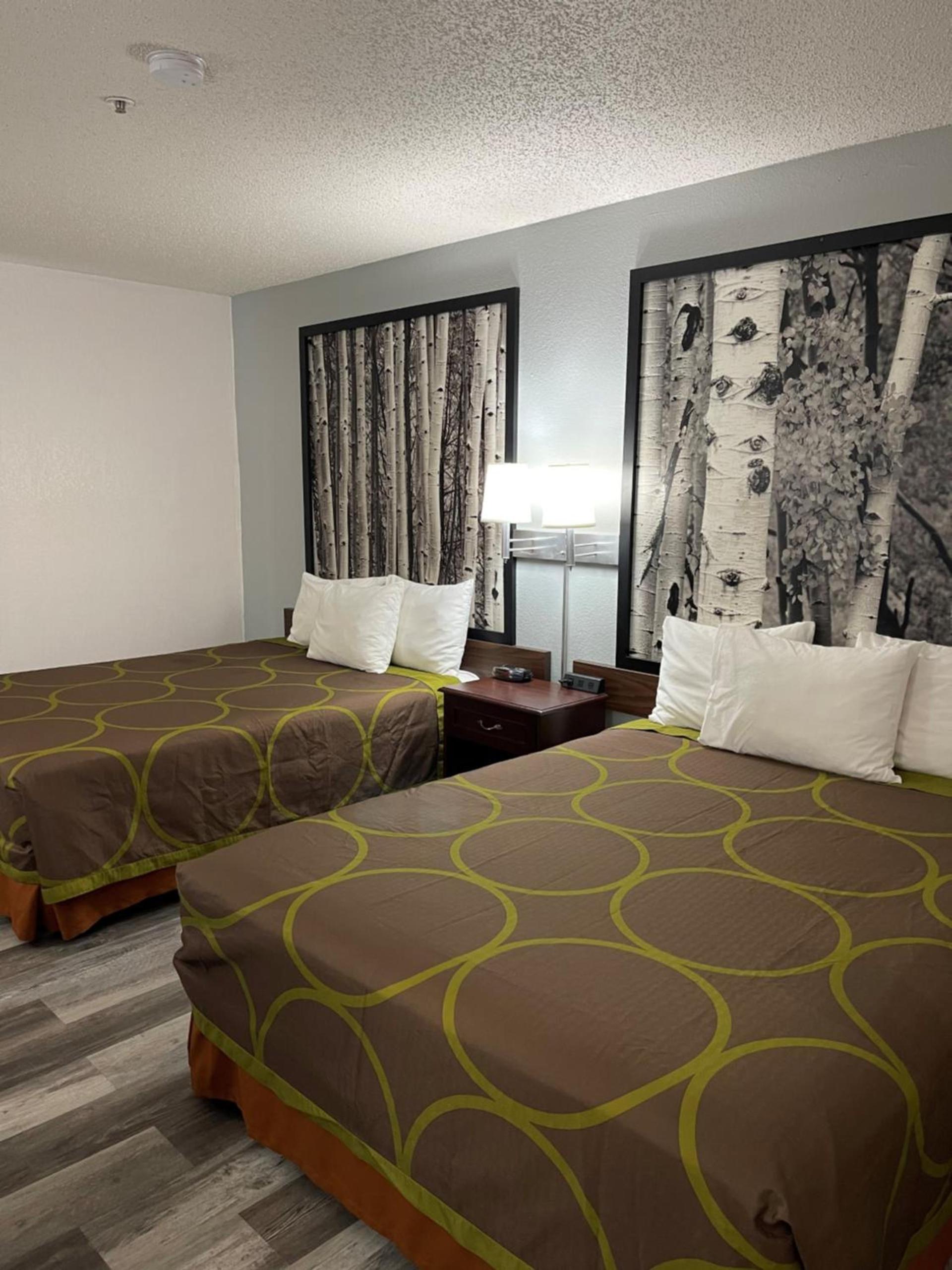 Super 8 by Wyndham Trinidad photo 13