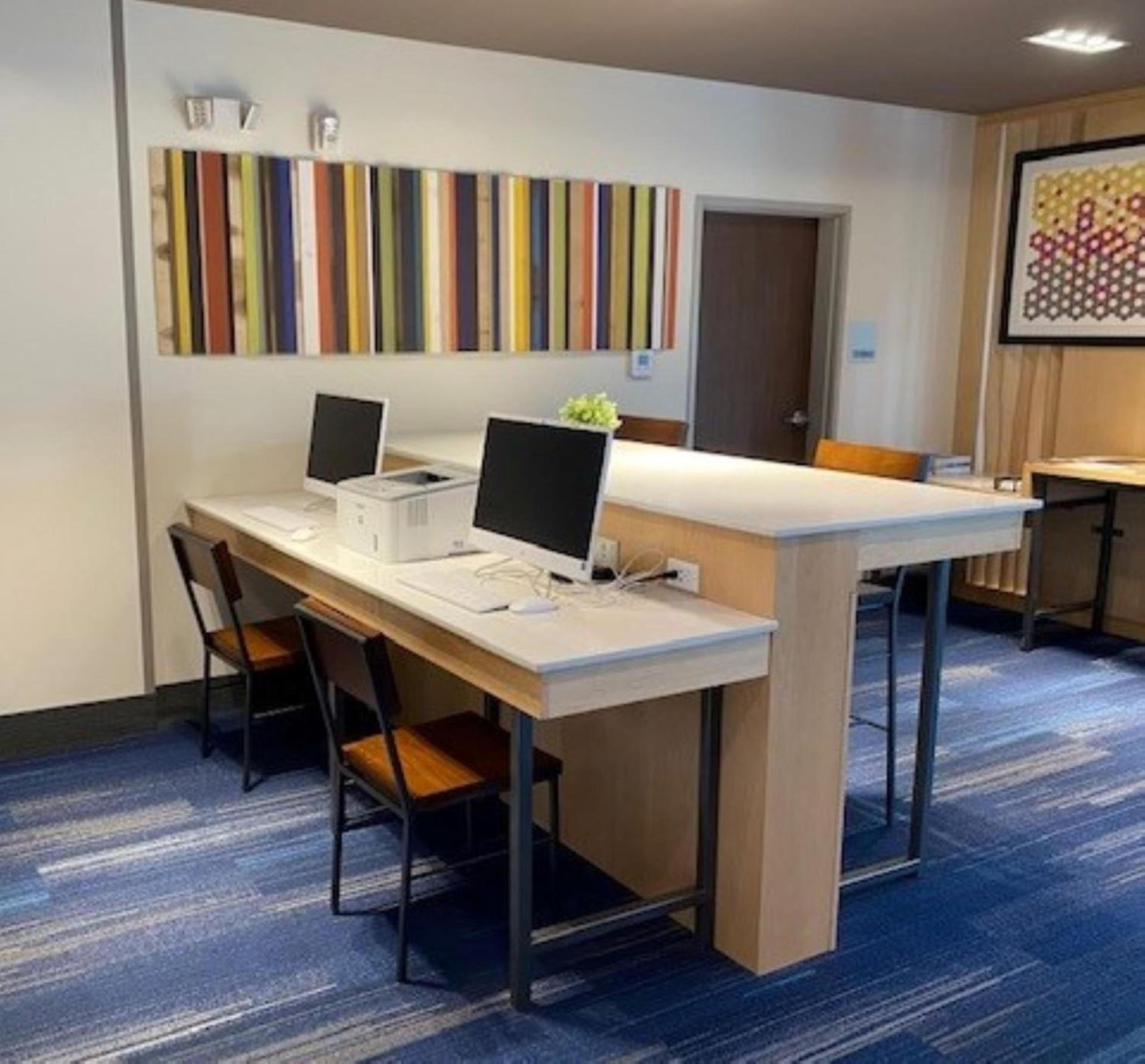 Holiday Inn Express & Suites Warrensburg North by IHG photo 23