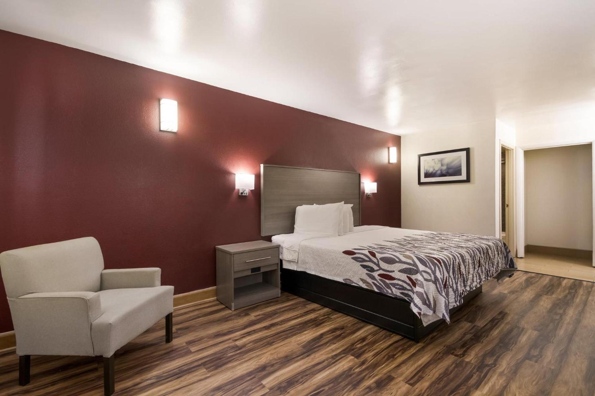 Red Roof Inn Crestview photo 14