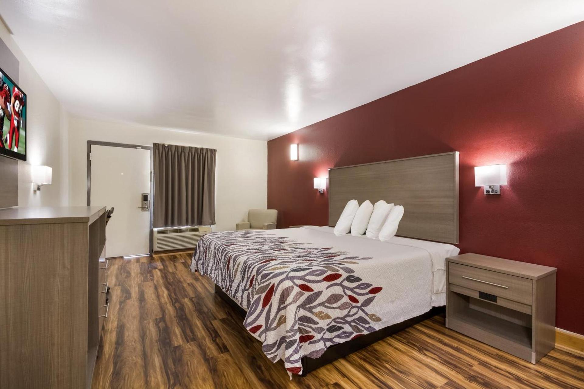 Red Roof Inn Crestview photo 15