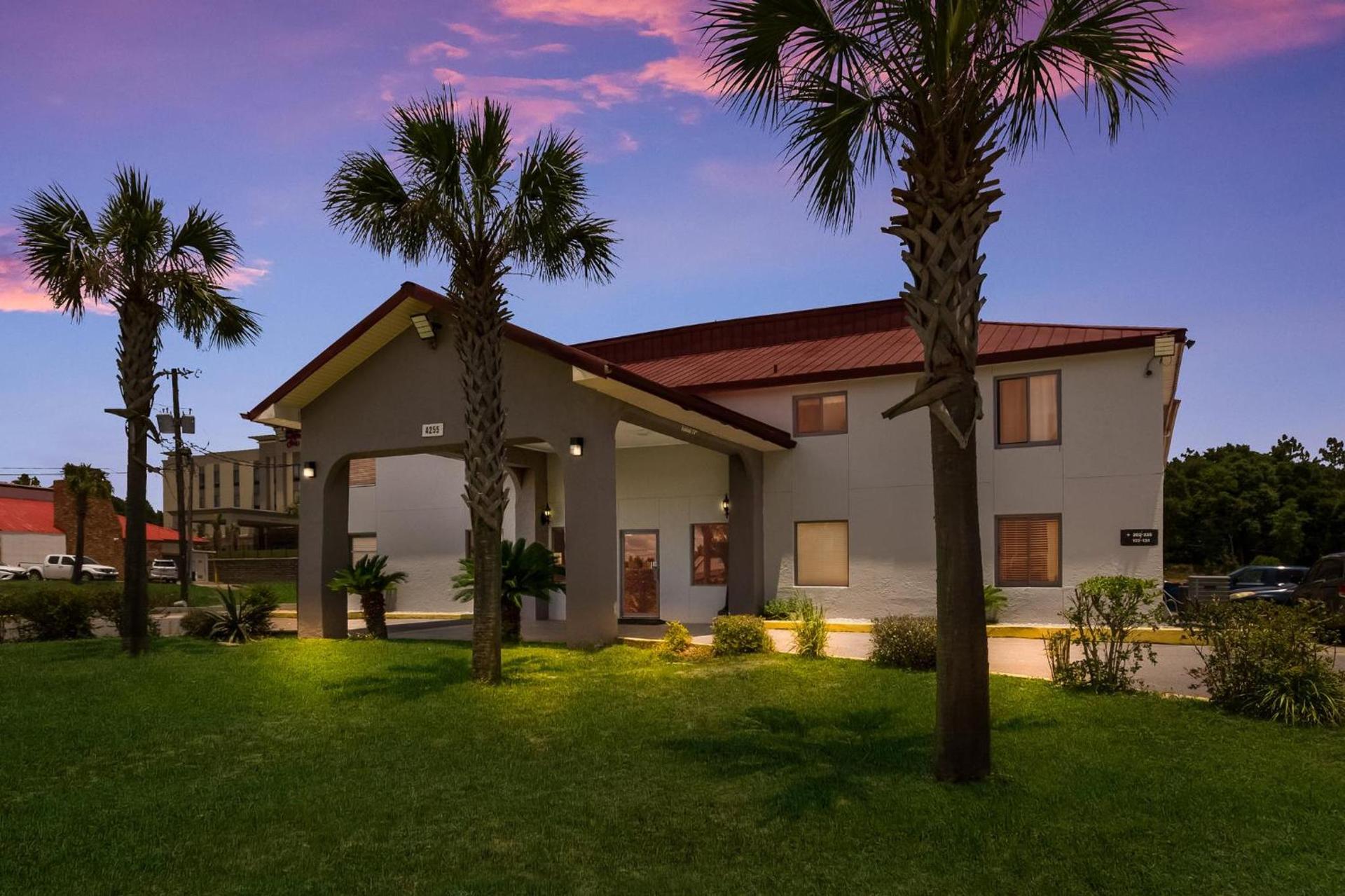 Red Roof Inn Crestview photo 30