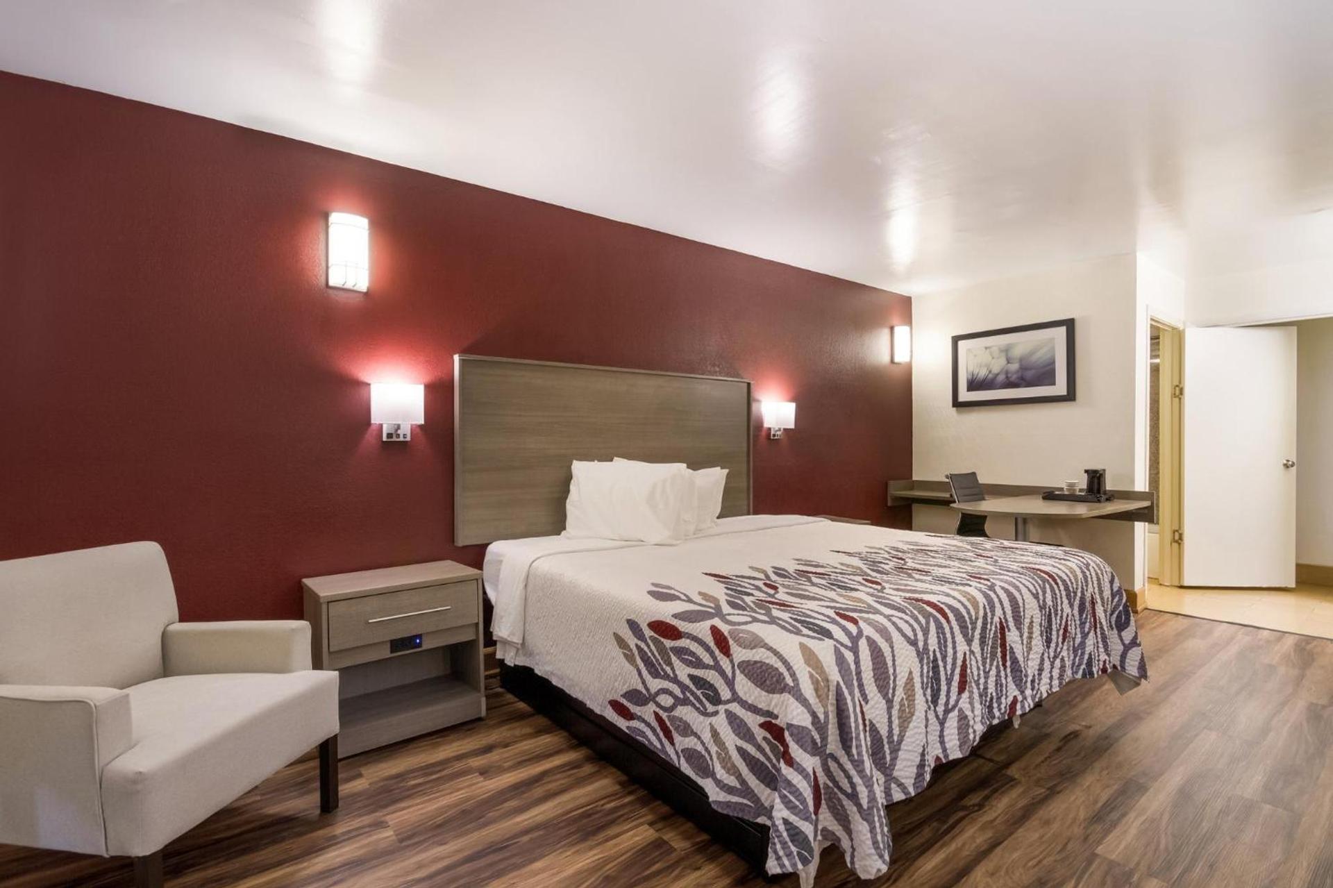 Red Roof Inn Crestview photo 9