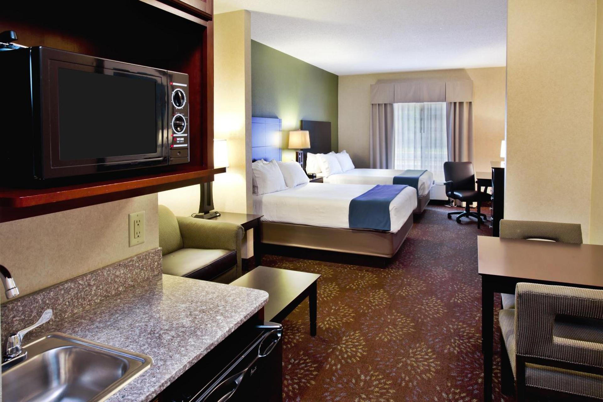 Holiday Inn Express Hotel & Suites Woodhaven by IHG photo 51