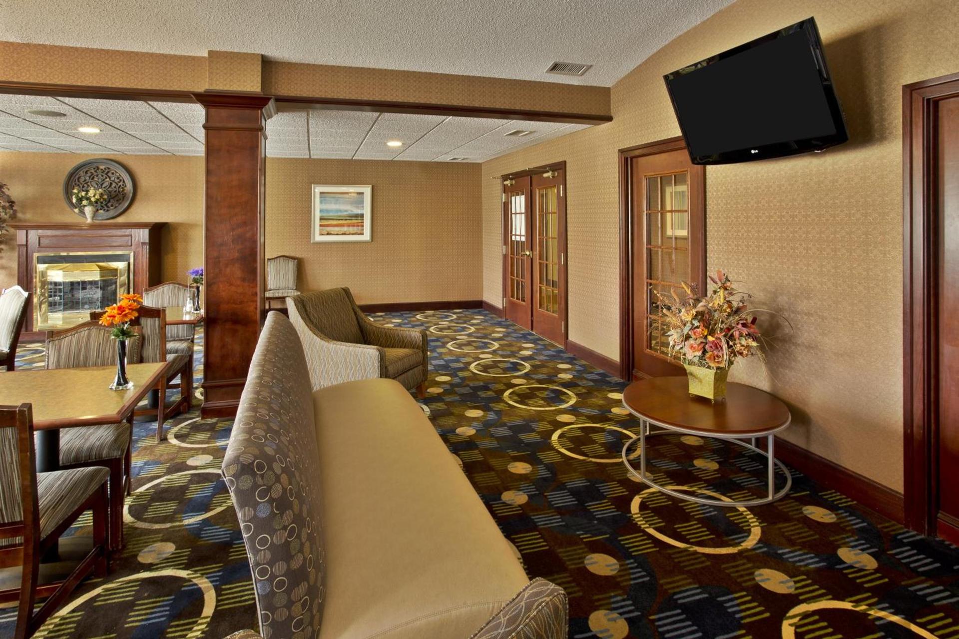 Holiday Inn Express Hotel & Suites Woodhaven by IHG photo 36