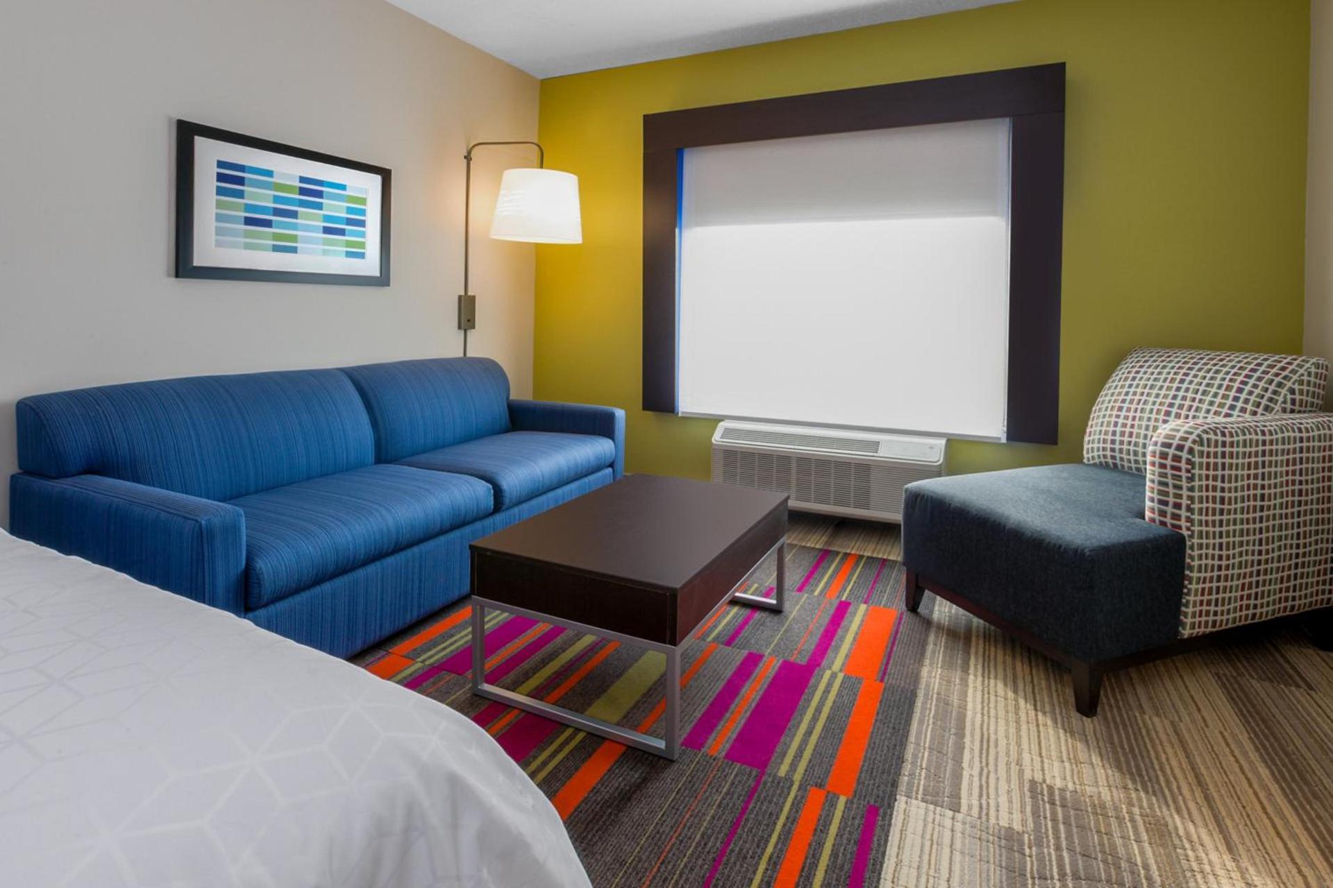 Holiday Inn Express Hotel & Suites Woodhaven by IHG photo 29