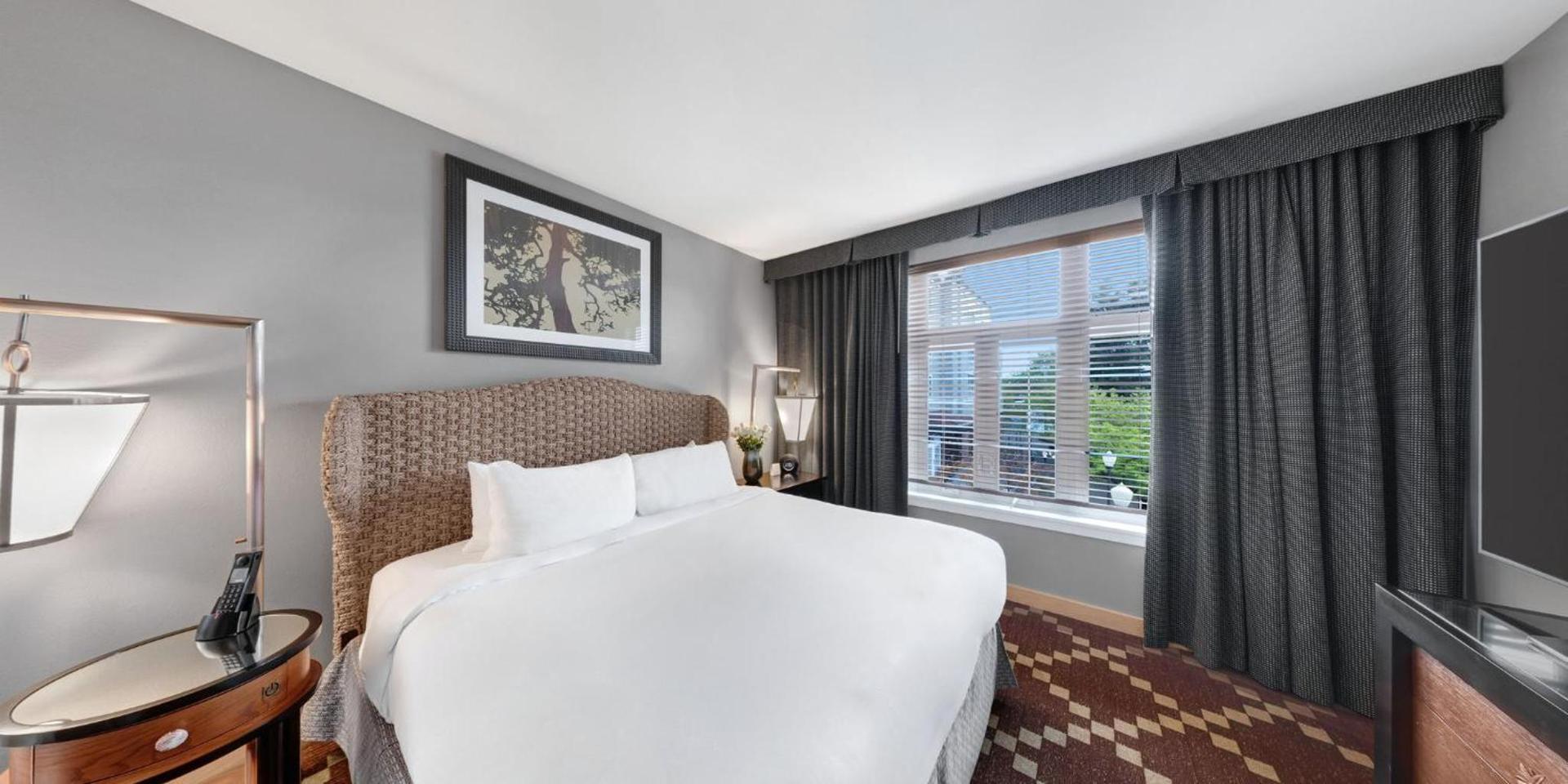 Kimpton Riverplace Hotel by IHG photo 49