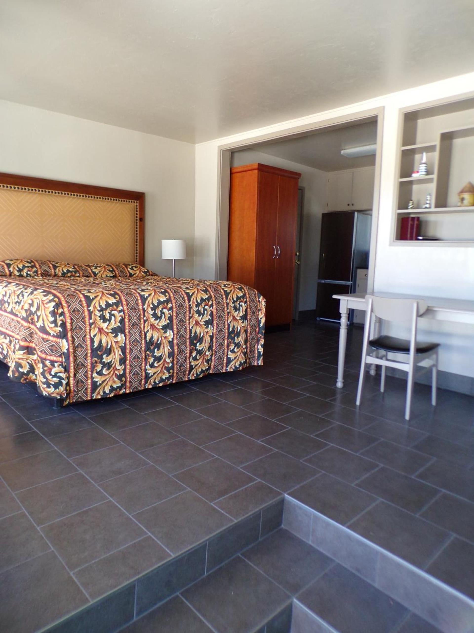 Cypress Tree Motel photo 12