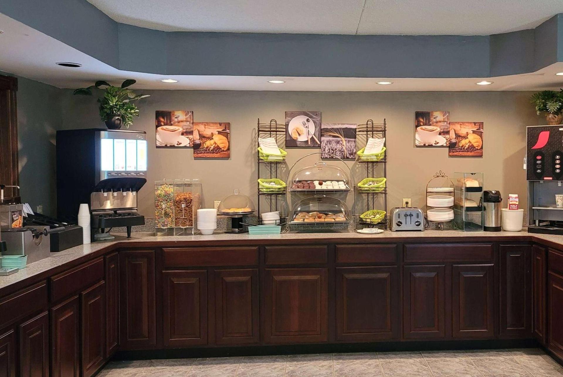 Wingate by Wyndham Lake George photo 32