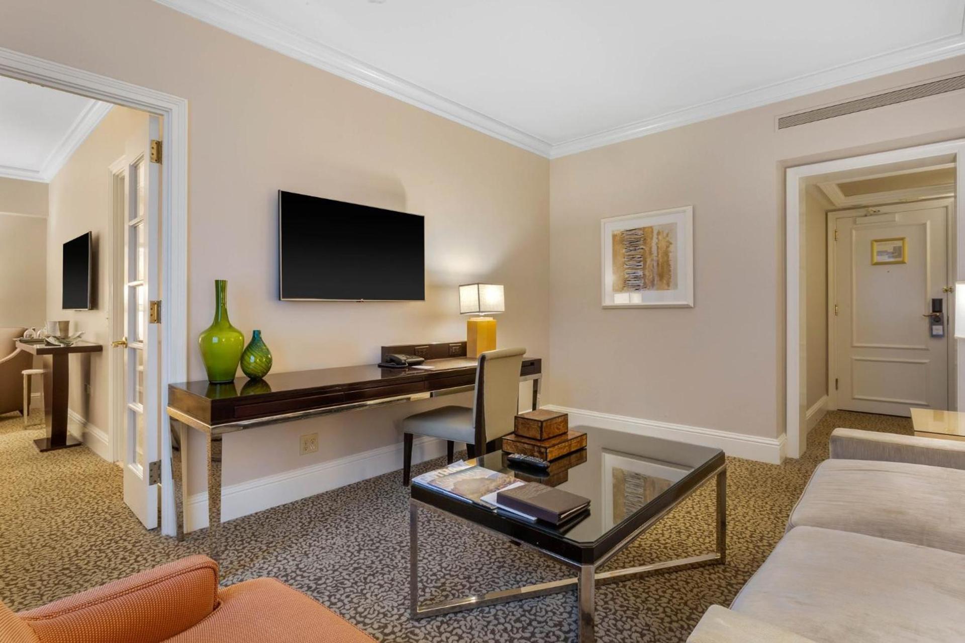 Omni Berkshire Place photo 16
