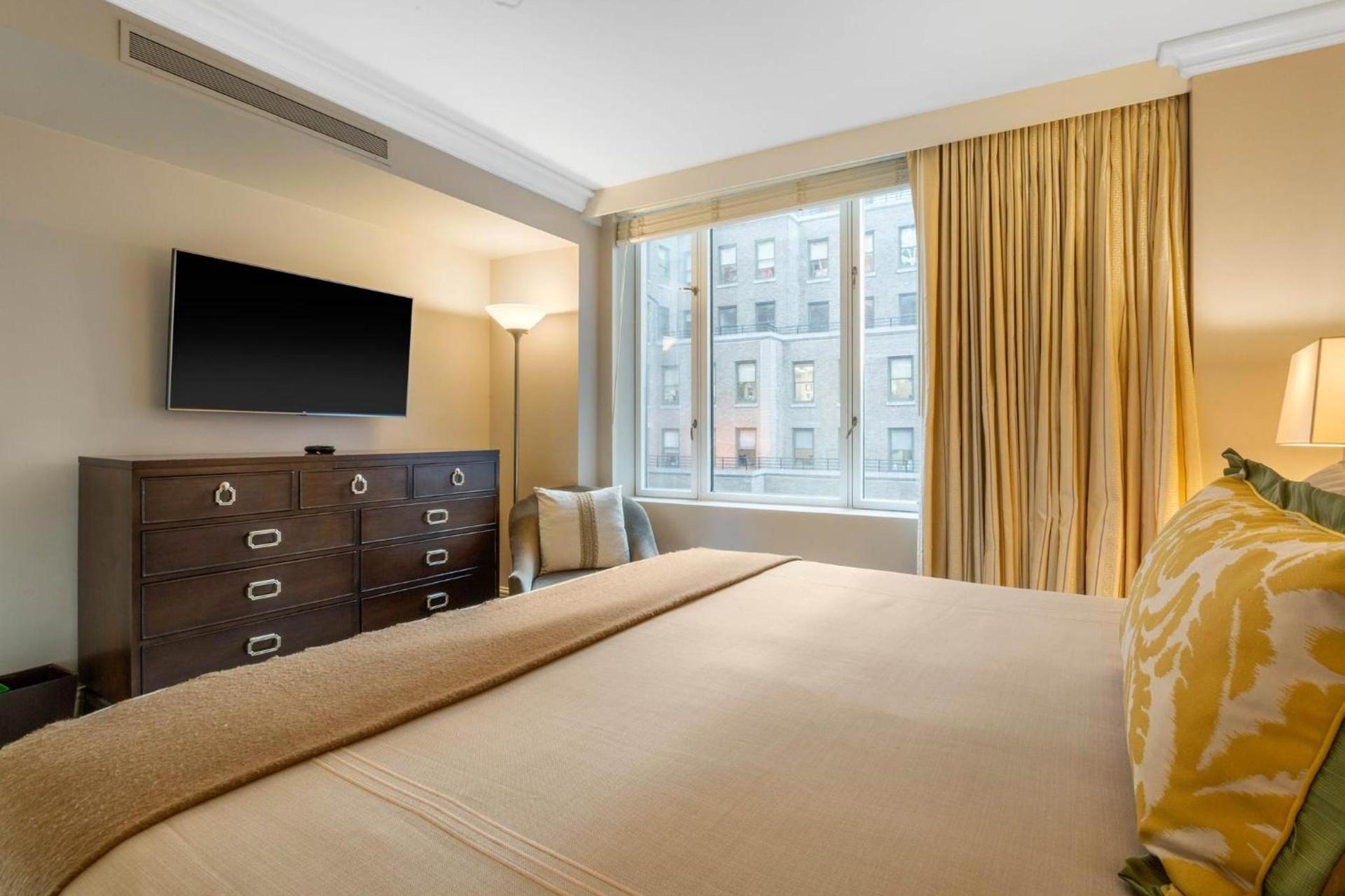 Omni Berkshire Place photo 18
