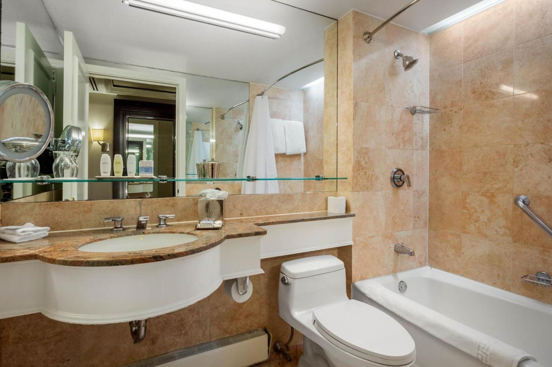 Omni Berkshire Place photo 99