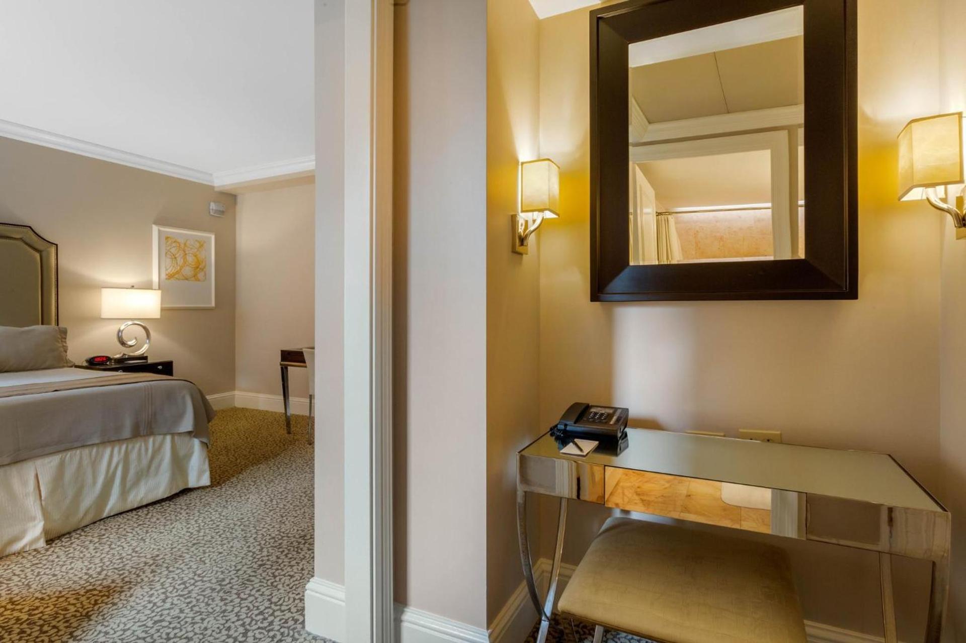 Omni Berkshire Place photo 30