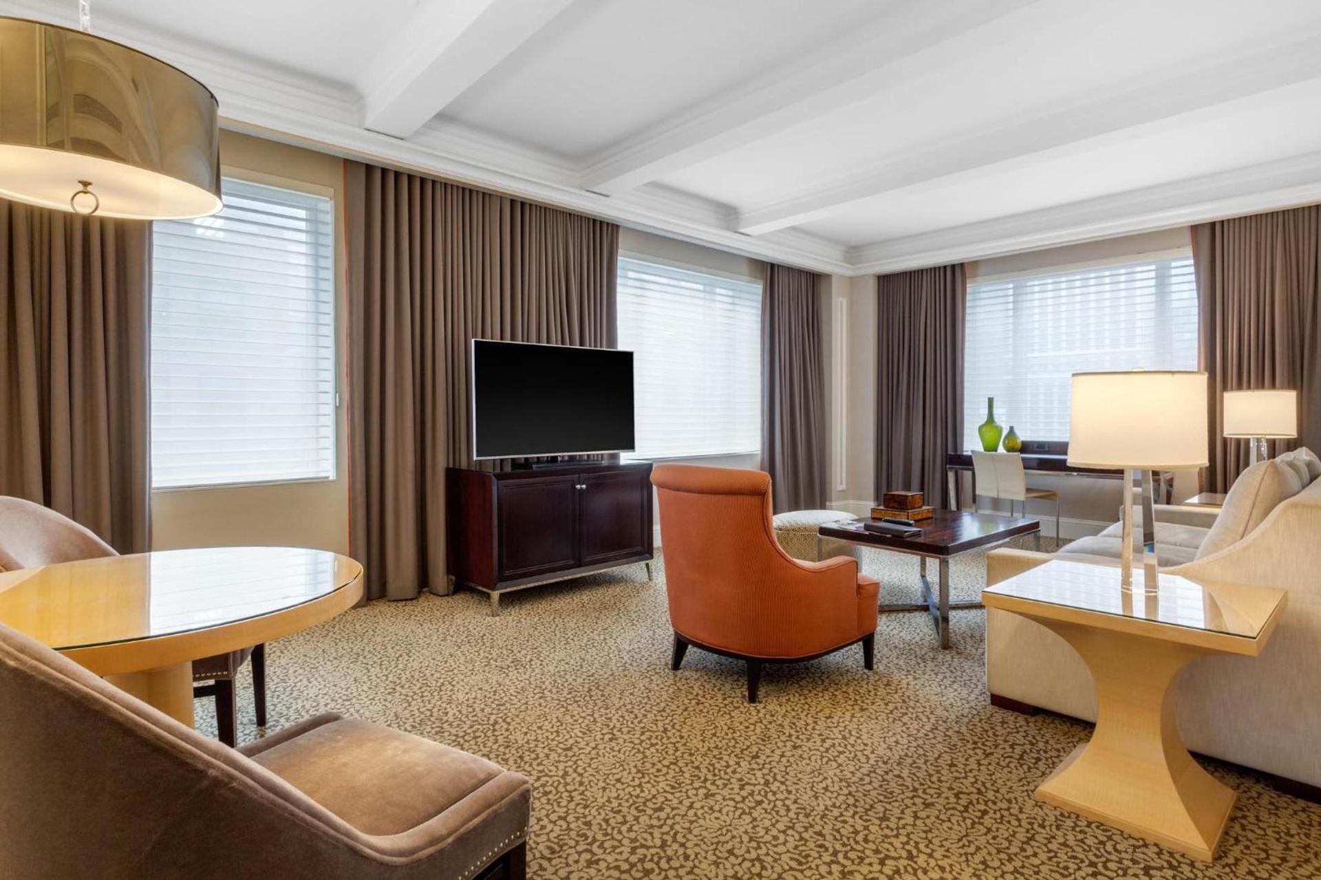 Omni Berkshire Place photo 37