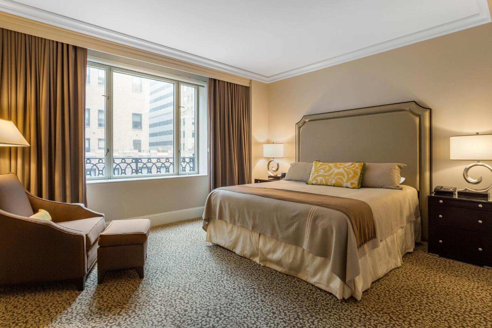 Omni Berkshire Place photo 41