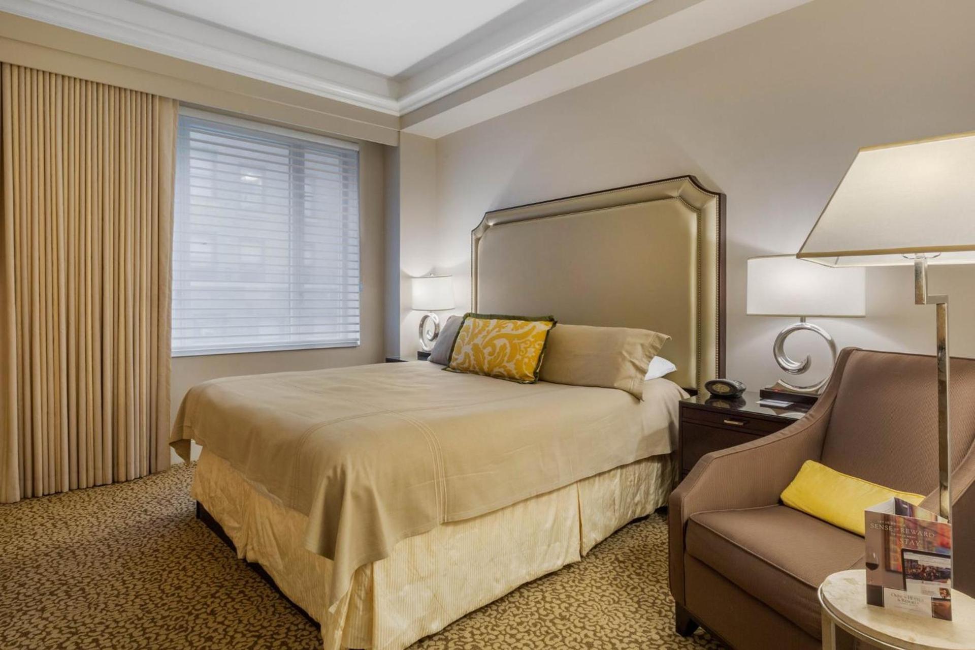 Omni Berkshire Place photo 49