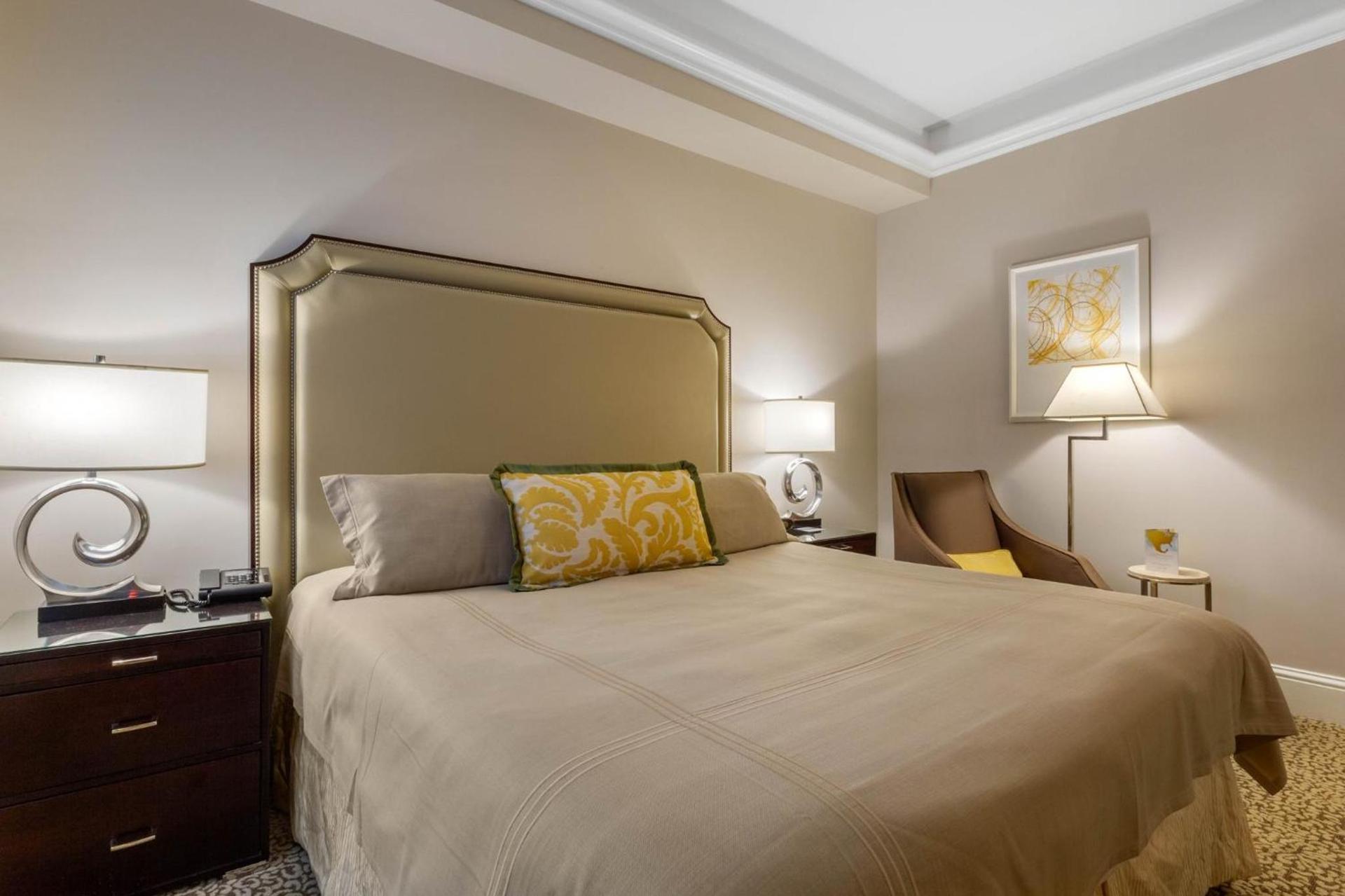 Omni Berkshire Place photo 52