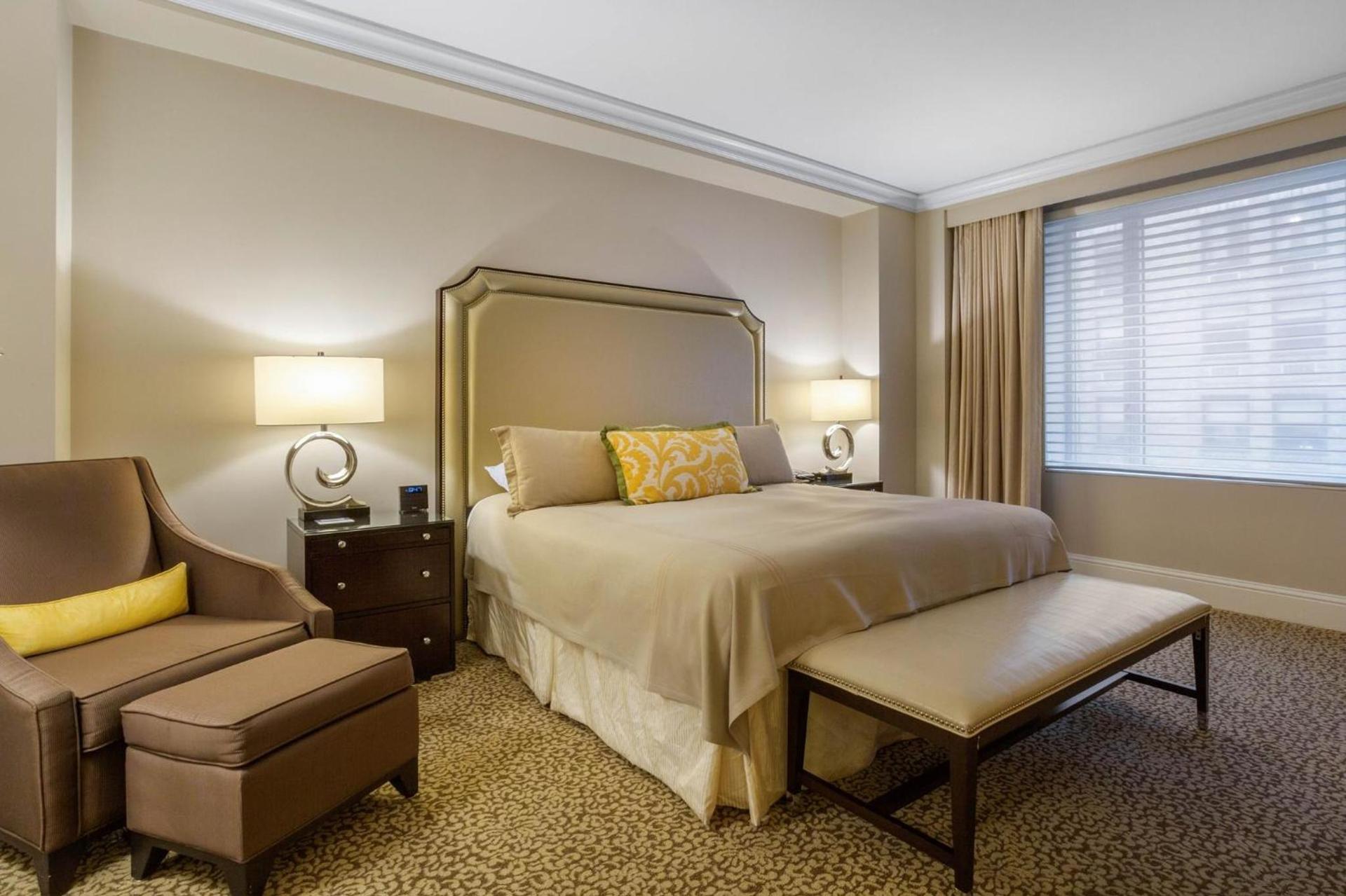 Omni Berkshire Place photo 54