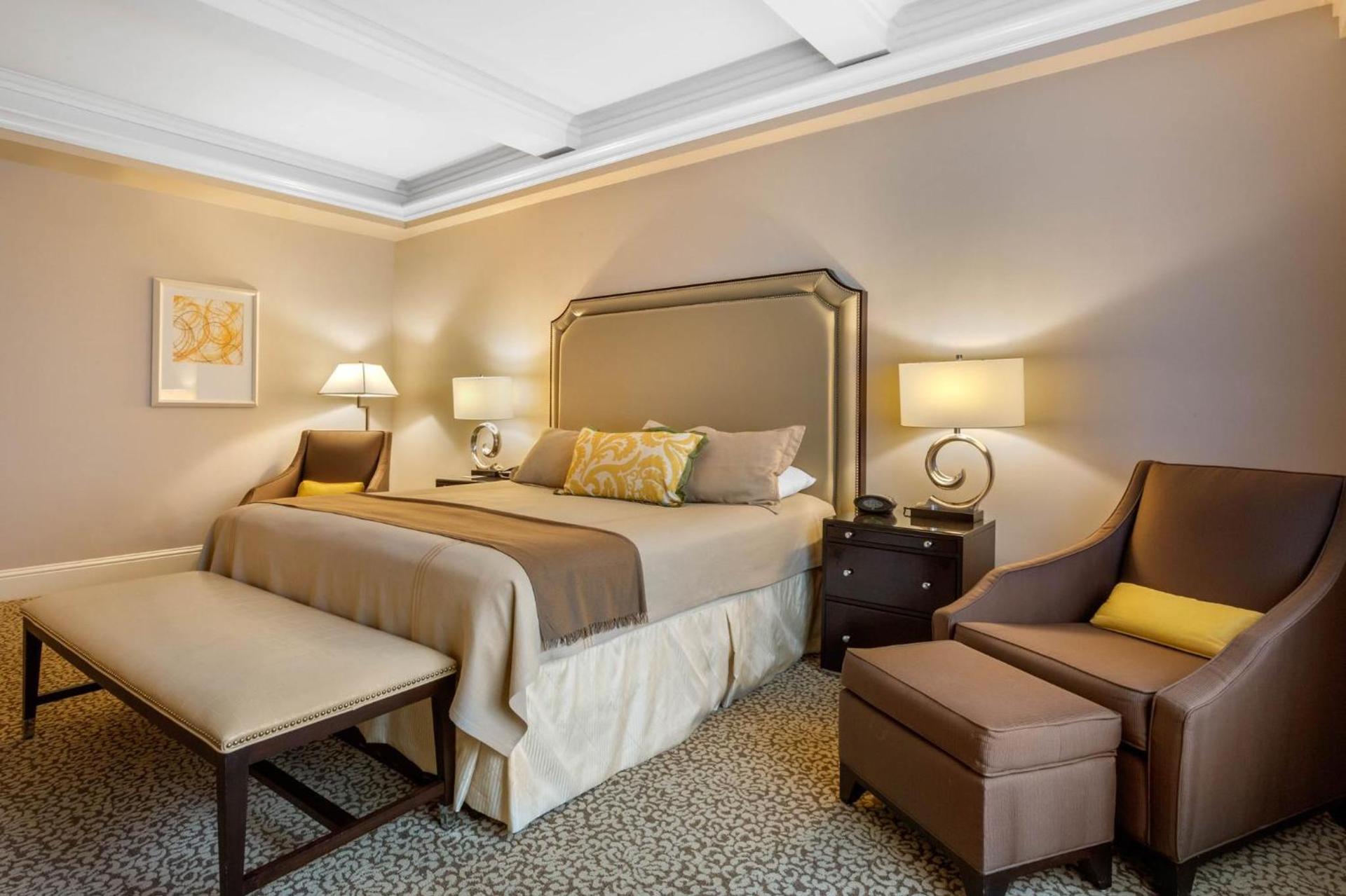 Omni Berkshire Place photo 62