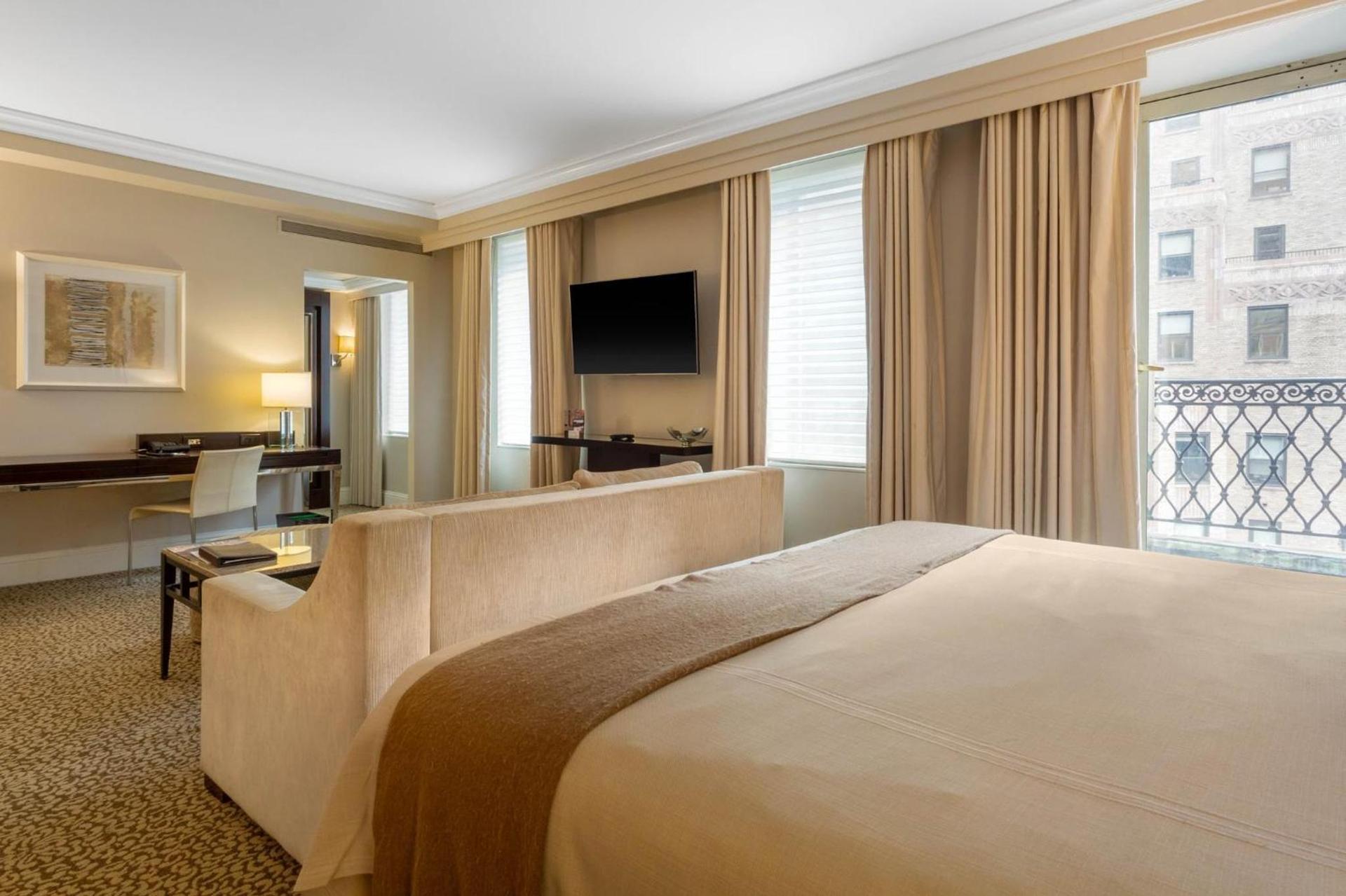 Omni Berkshire Place photo 67