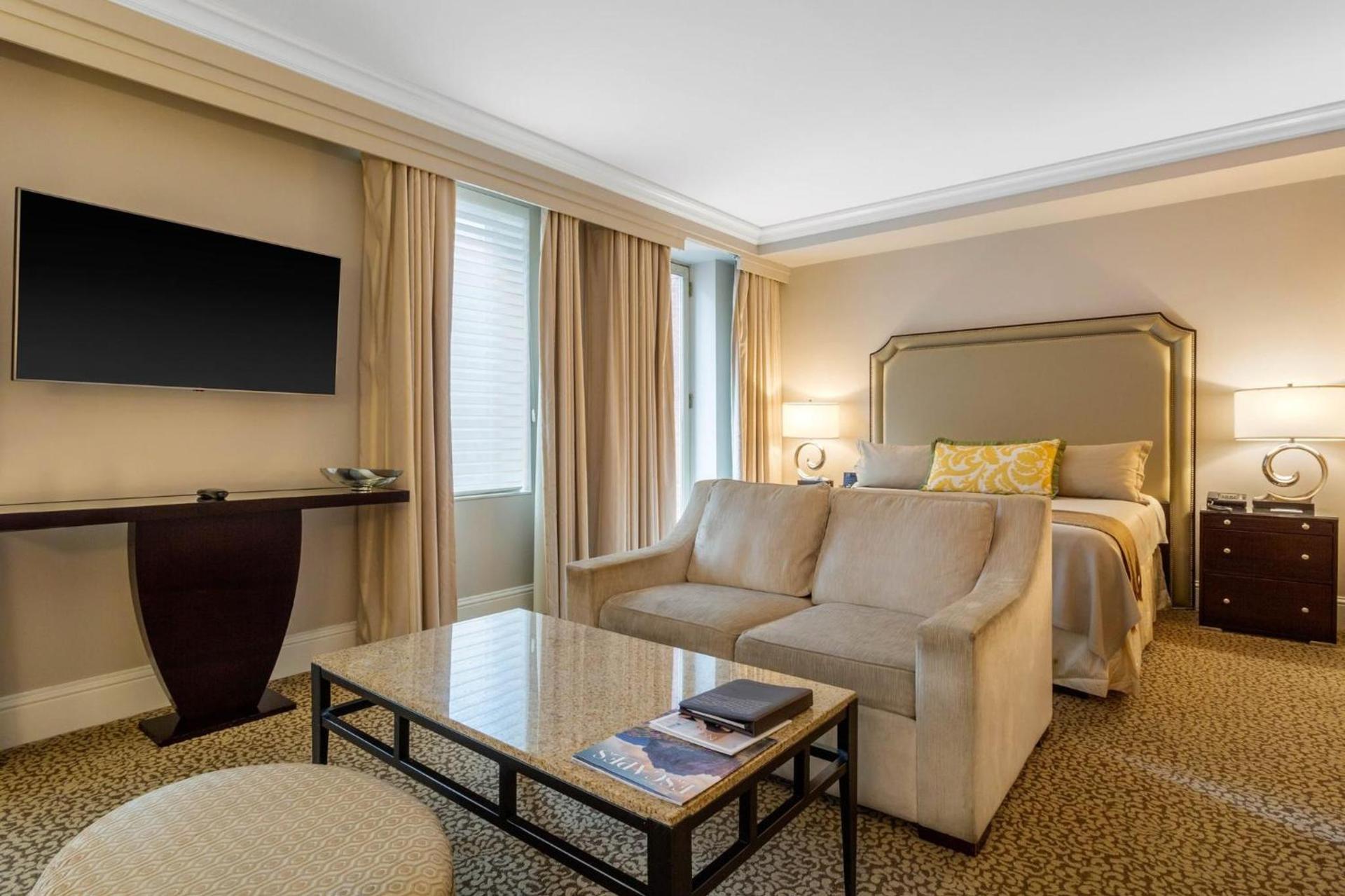 Omni Berkshire Place photo 64