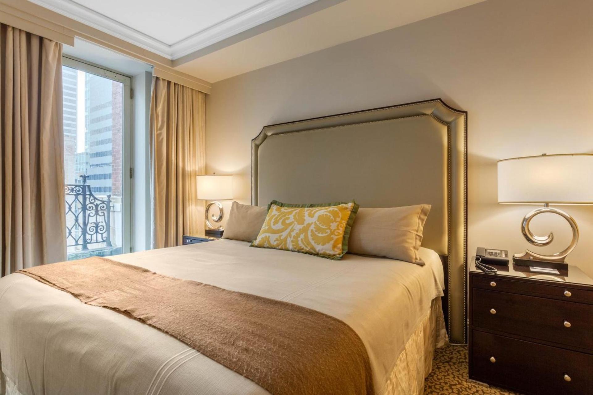 Omni Berkshire Place photo 68