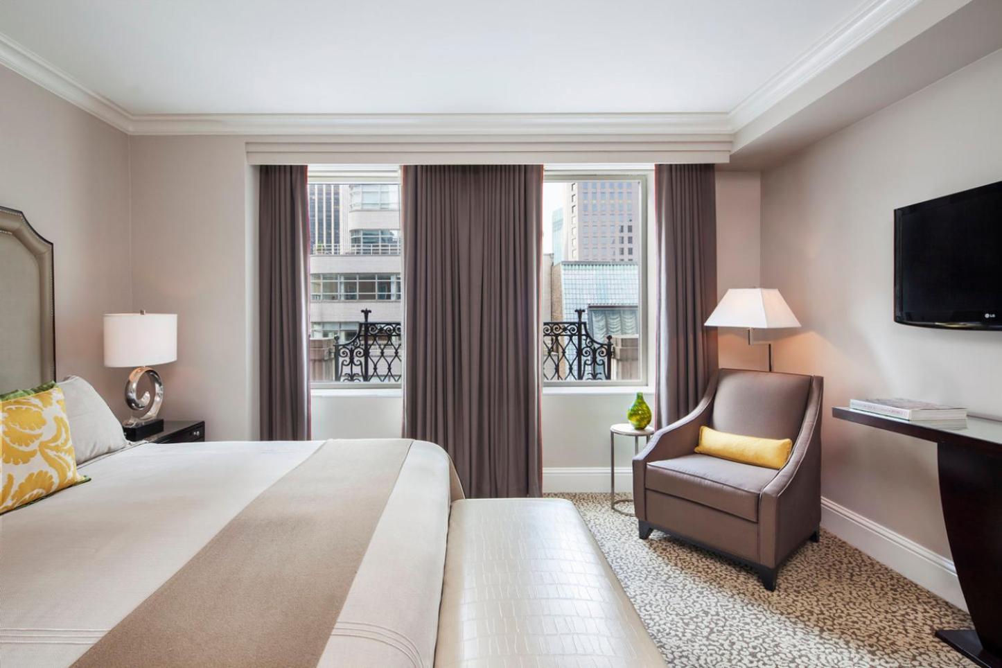 Omni Berkshire Place photo 87