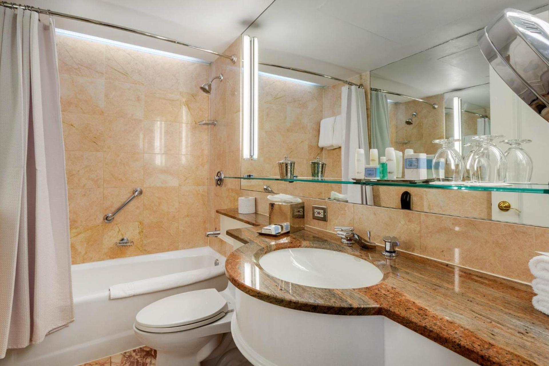 Omni Berkshire Place photo 83