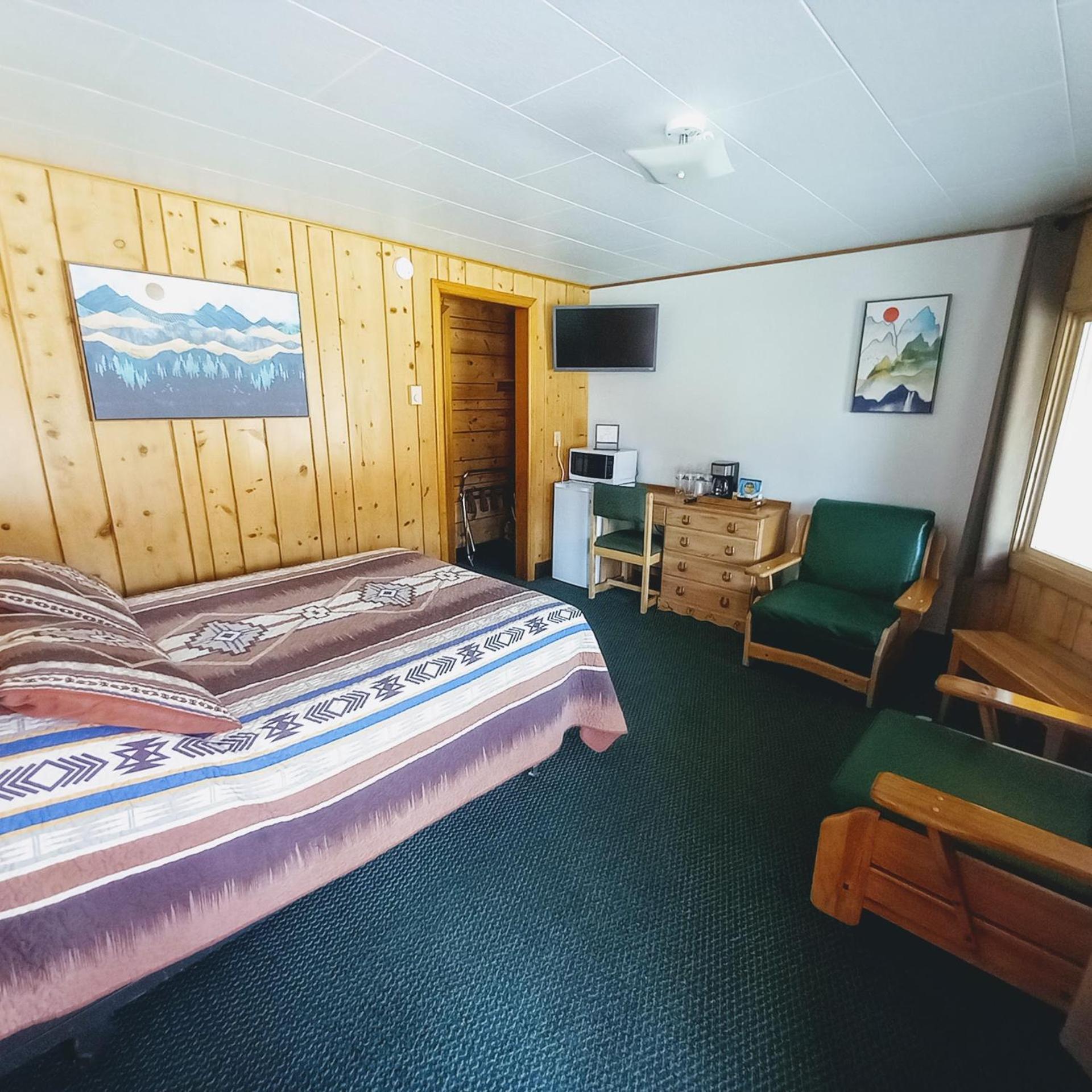 Lone Eagle Lodge photo 33