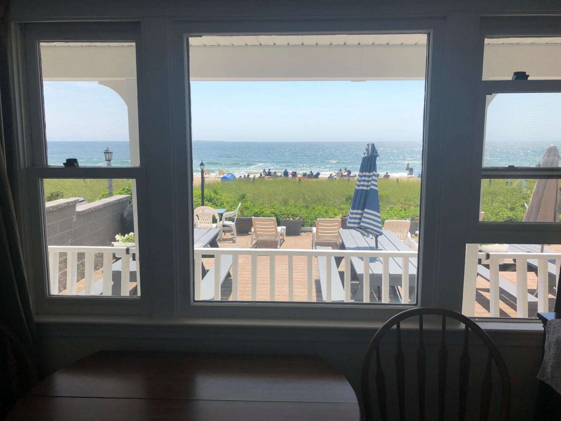 Sandpiper Beachfront Motel photo 35