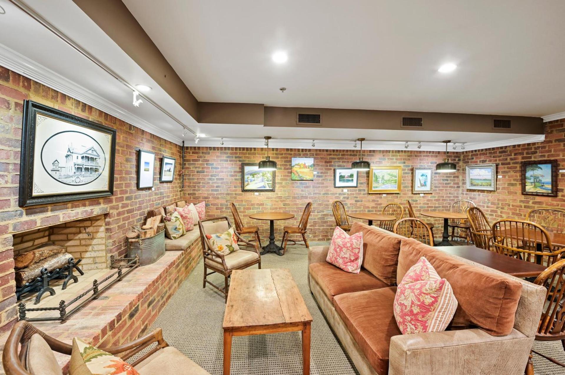 The James Madison Inn photo 24