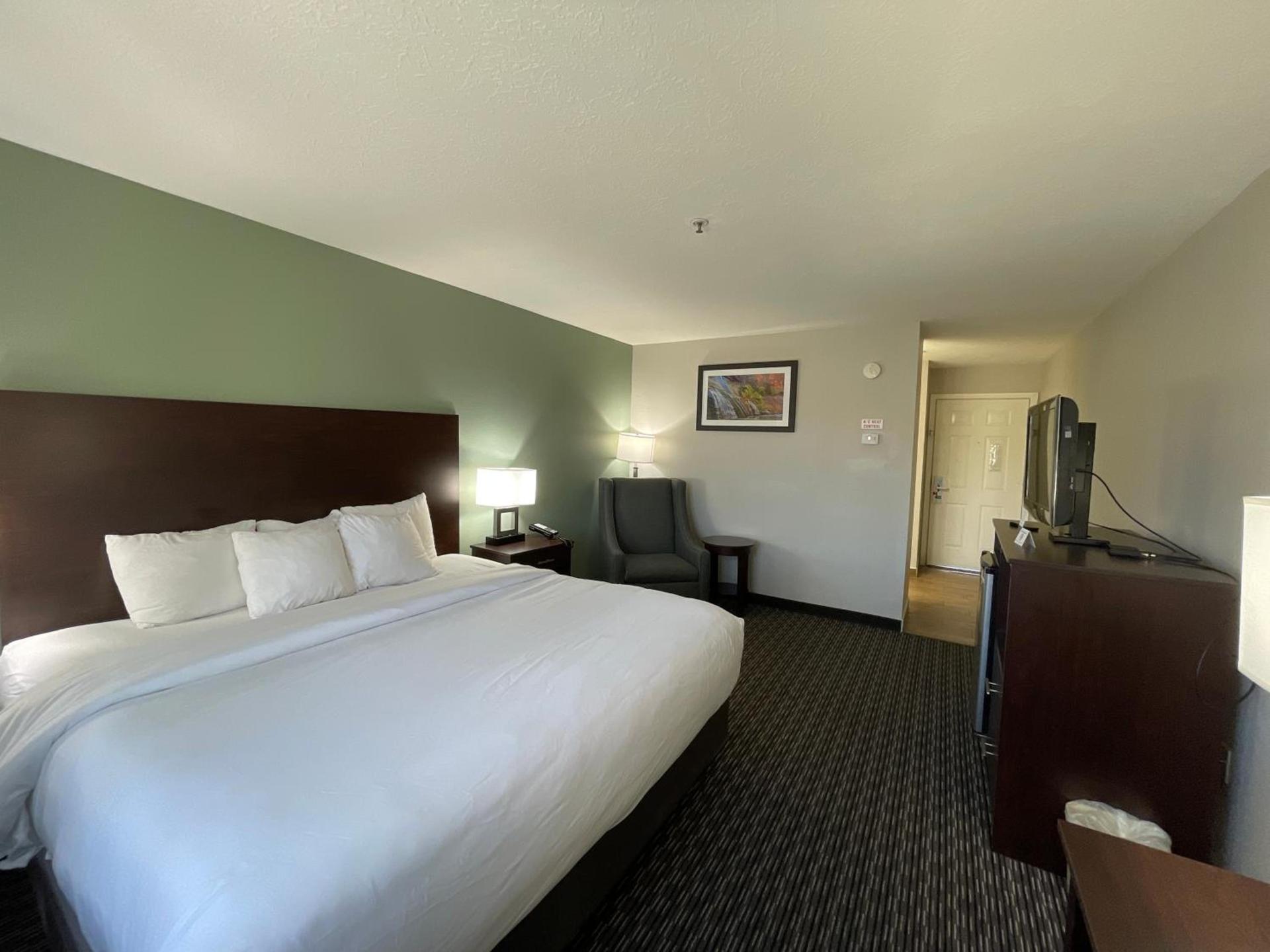 Wingate by Wyndham Cedar City photo 12