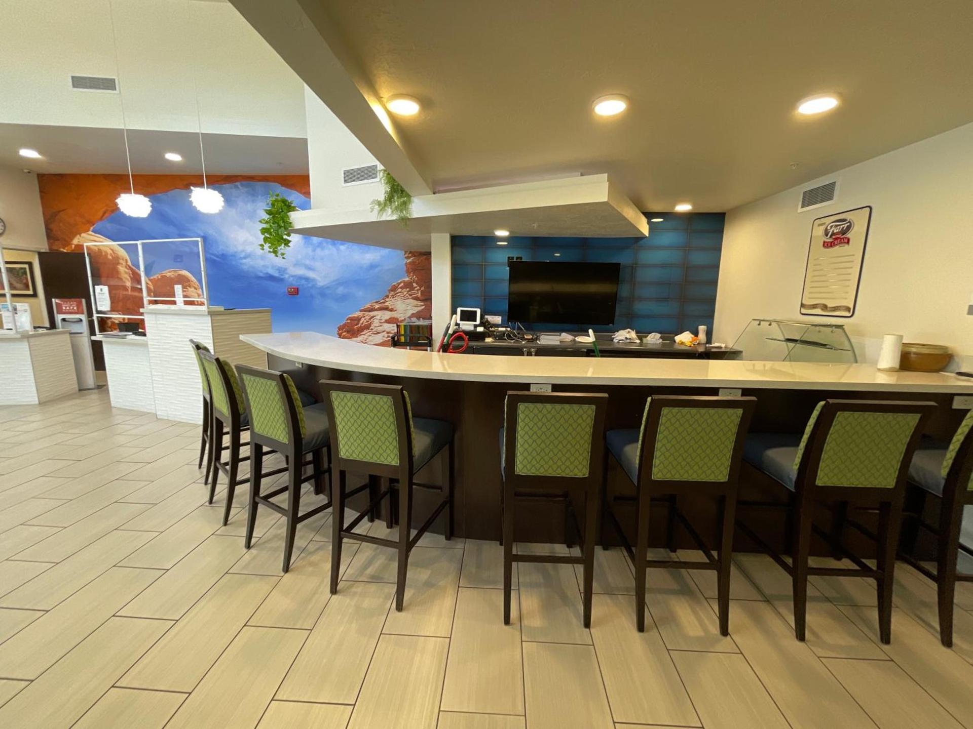 Wingate by Wyndham Cedar City photo 17