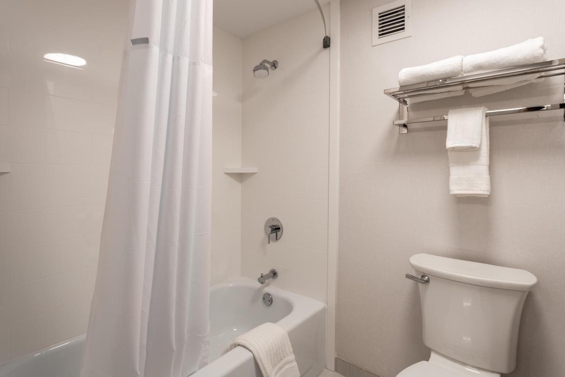 Comfort Inn & Suites Buffalo Airport photo 19