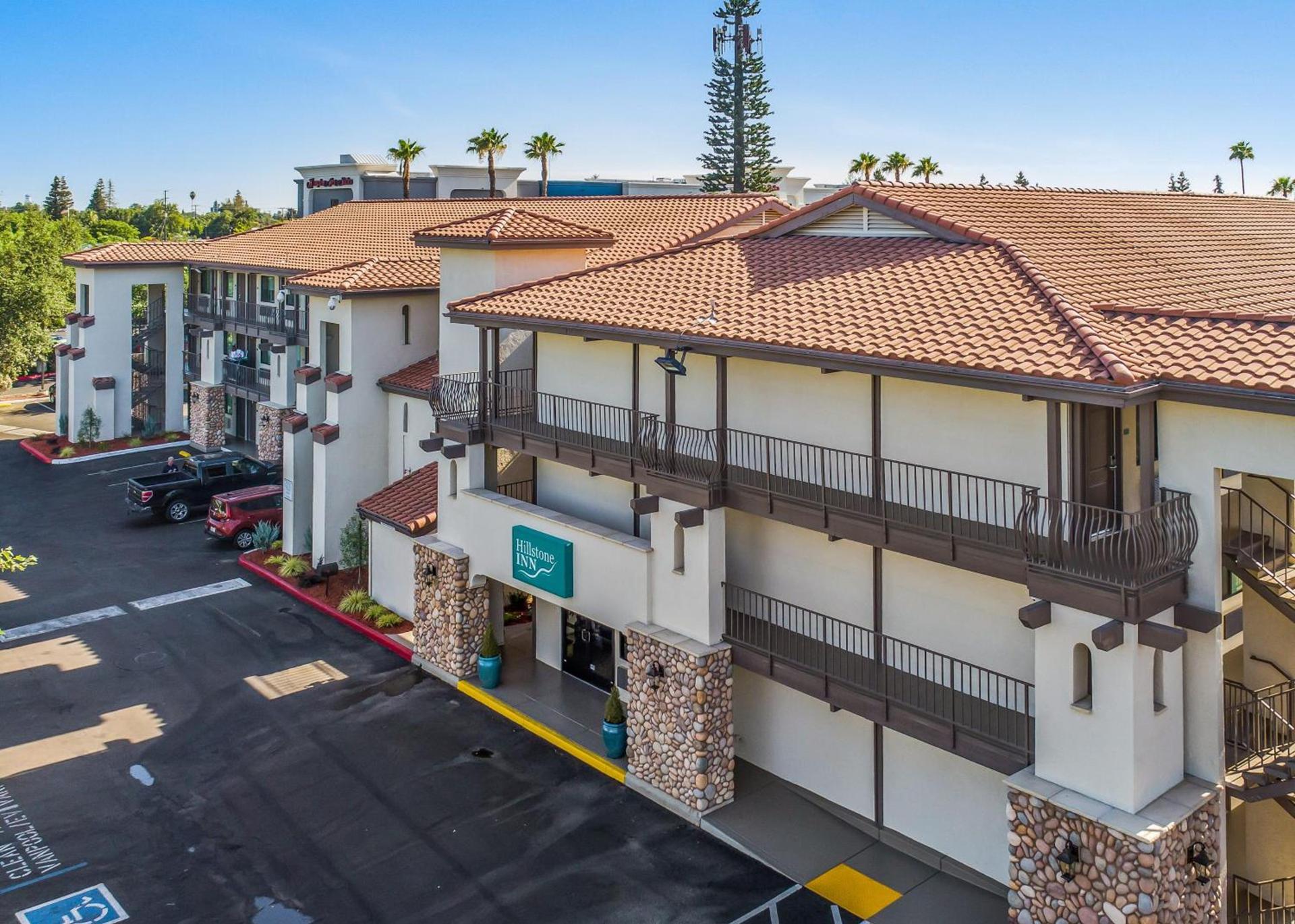 Hillstone Inn Tulare, an Ascend Collection Hotel photo 38