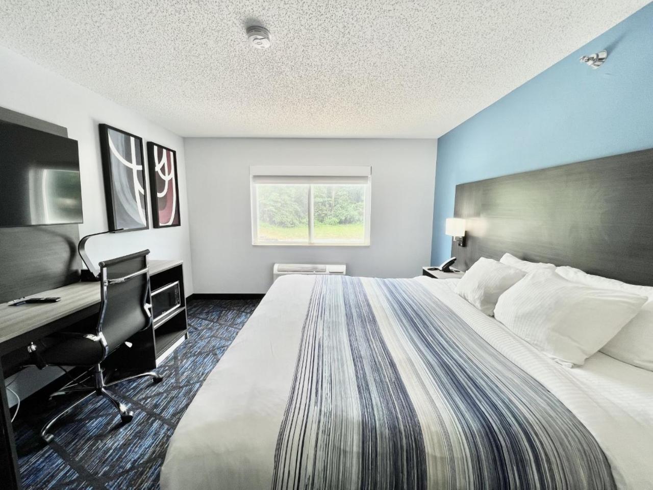 AmericInn by Wyndham Quincy photo 32