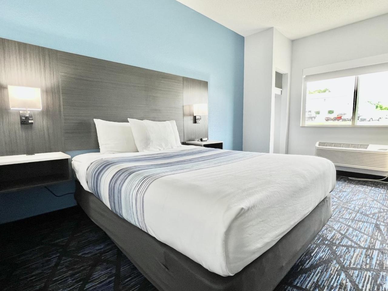 AmericInn by Wyndham Quincy photo 41