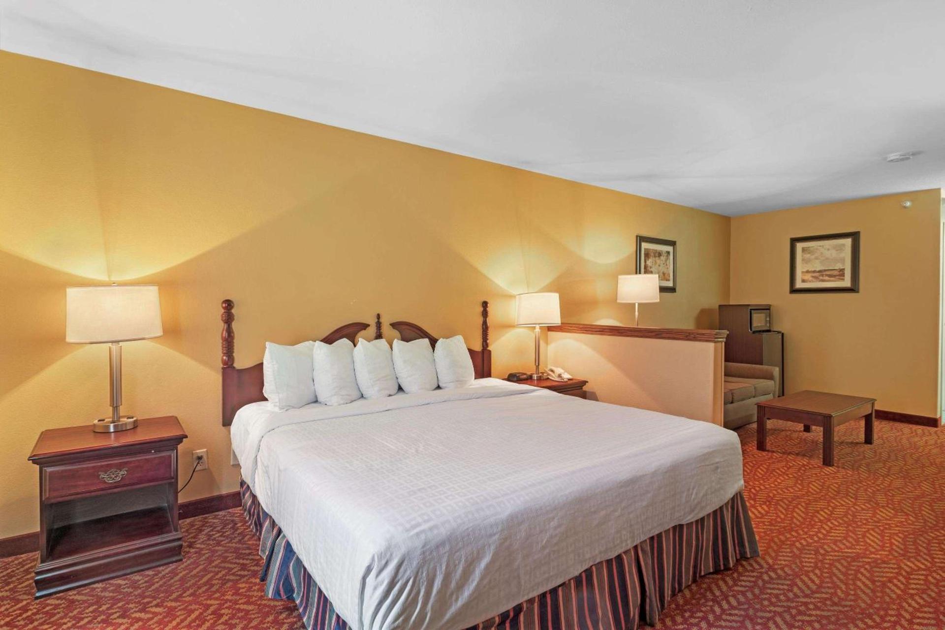 Best Western Clearlake Plaza photo 18